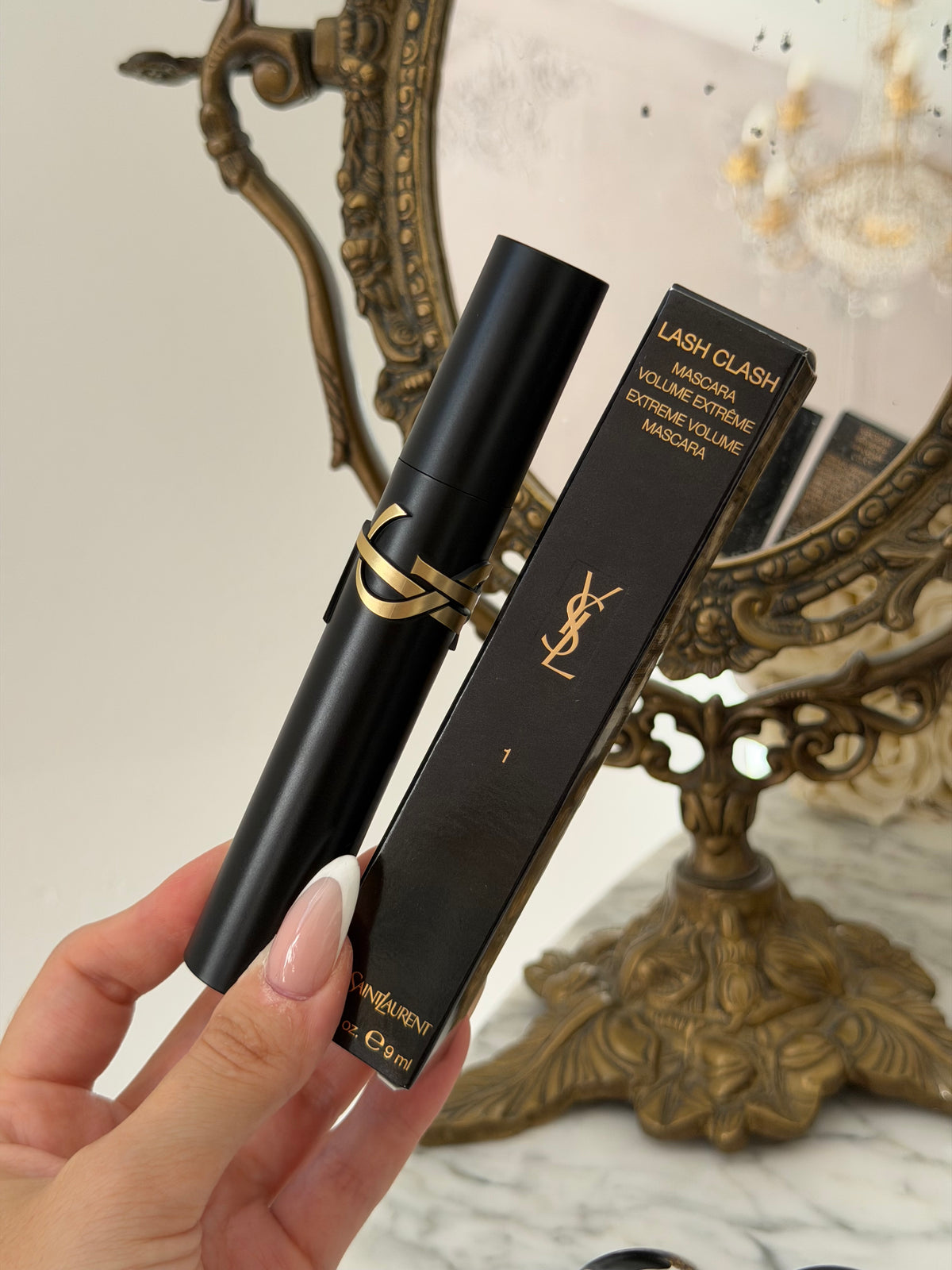 YSL
Lash Clash Extreme Volume Mascara - Black