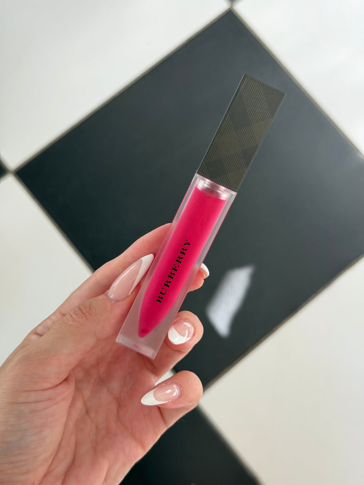 BURBERRY Liquid Lip Velvet - Bold & Matte Whipped Lip Cream - Magenta