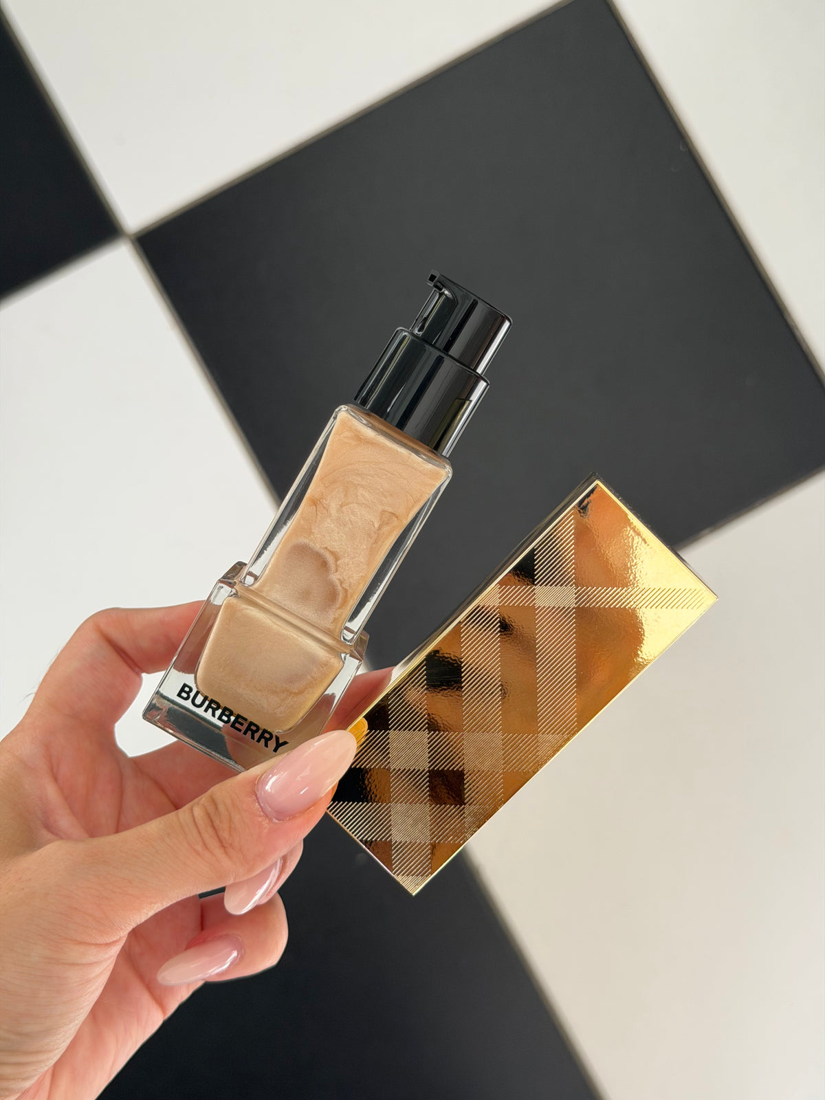 BURBERRY
Beyond Radiance Primer
Bare Glow