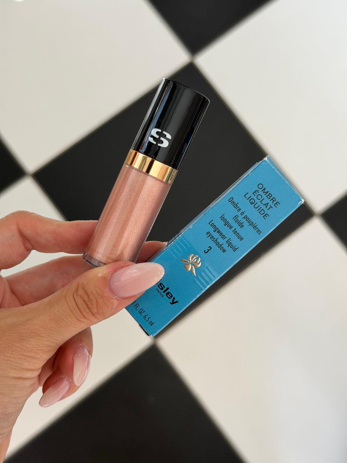 SISLEY Ombre Éclat Longwear Liquide Eyeshadow (3)