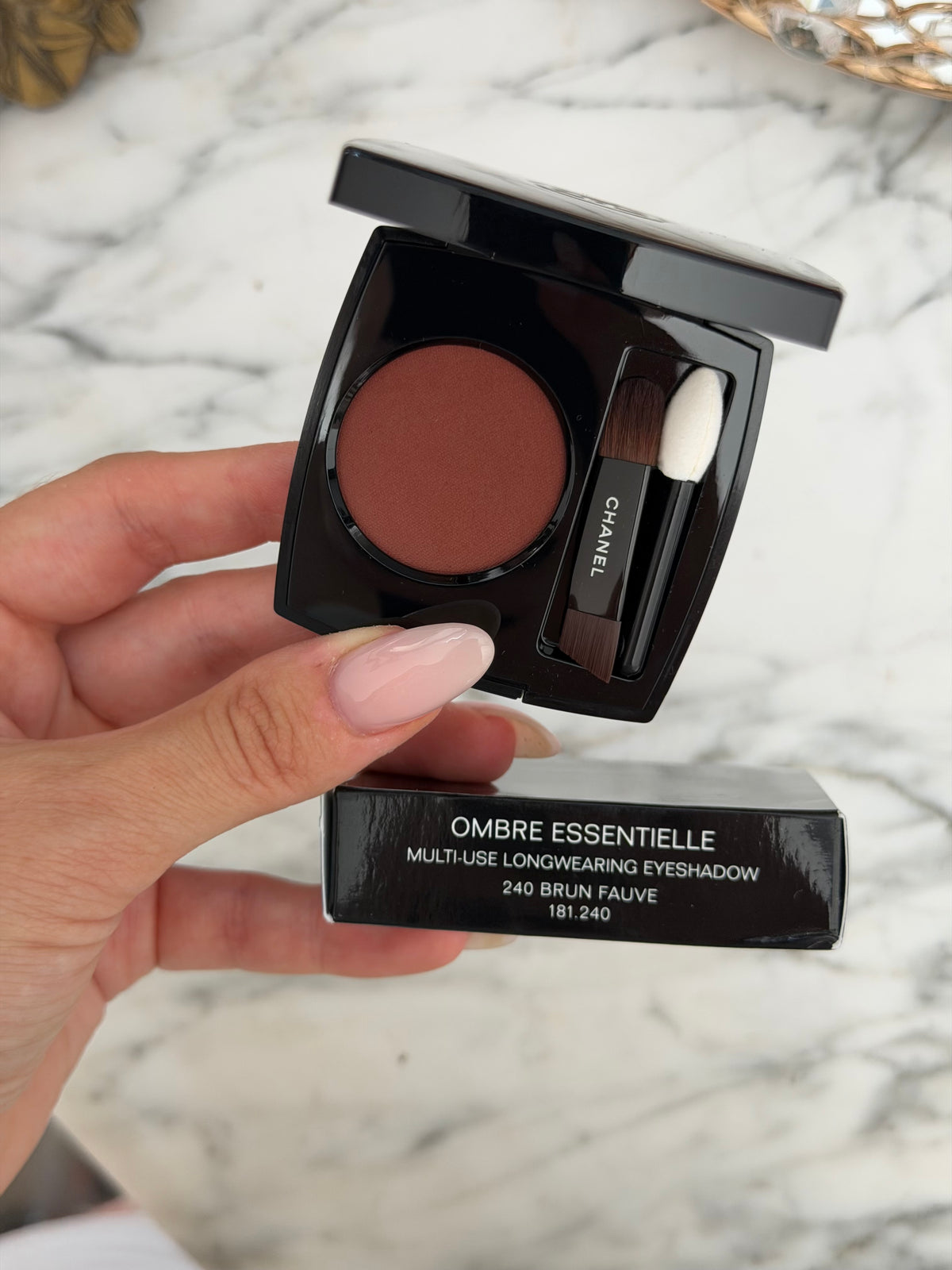CHANEL Ombre Essentielle Multi-Use Longwearing Eyeshadow (240)