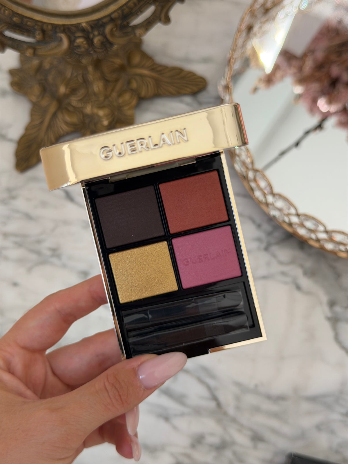GUERLAIN Ombres G
Eyeshadow Quad
Multi-Effect, High Color & Long Wear (555)