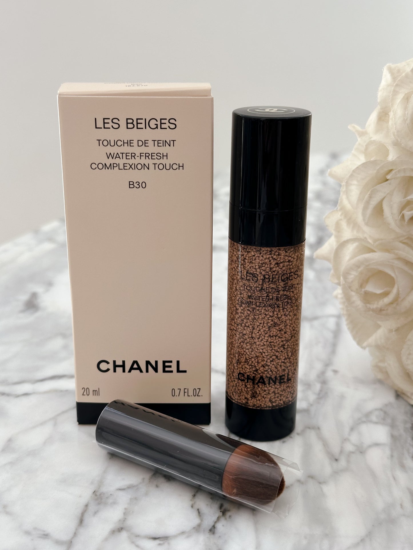 CHANEL Les Beiges Touche De Teint Water-Fresh Complexion Touch (B30)