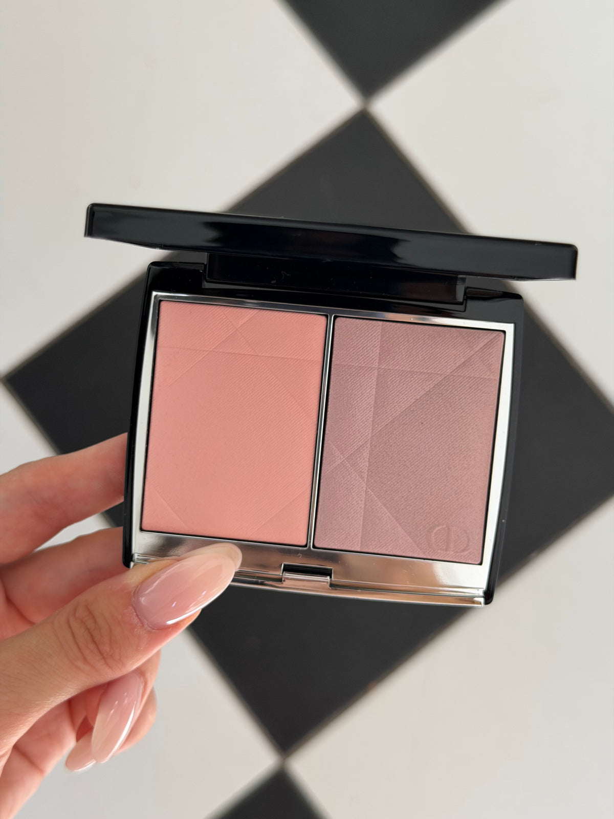 DIOR Rouge Blush Colour & Glow (287)
Multi-Use Face Palette – Color and Highlighter Duo