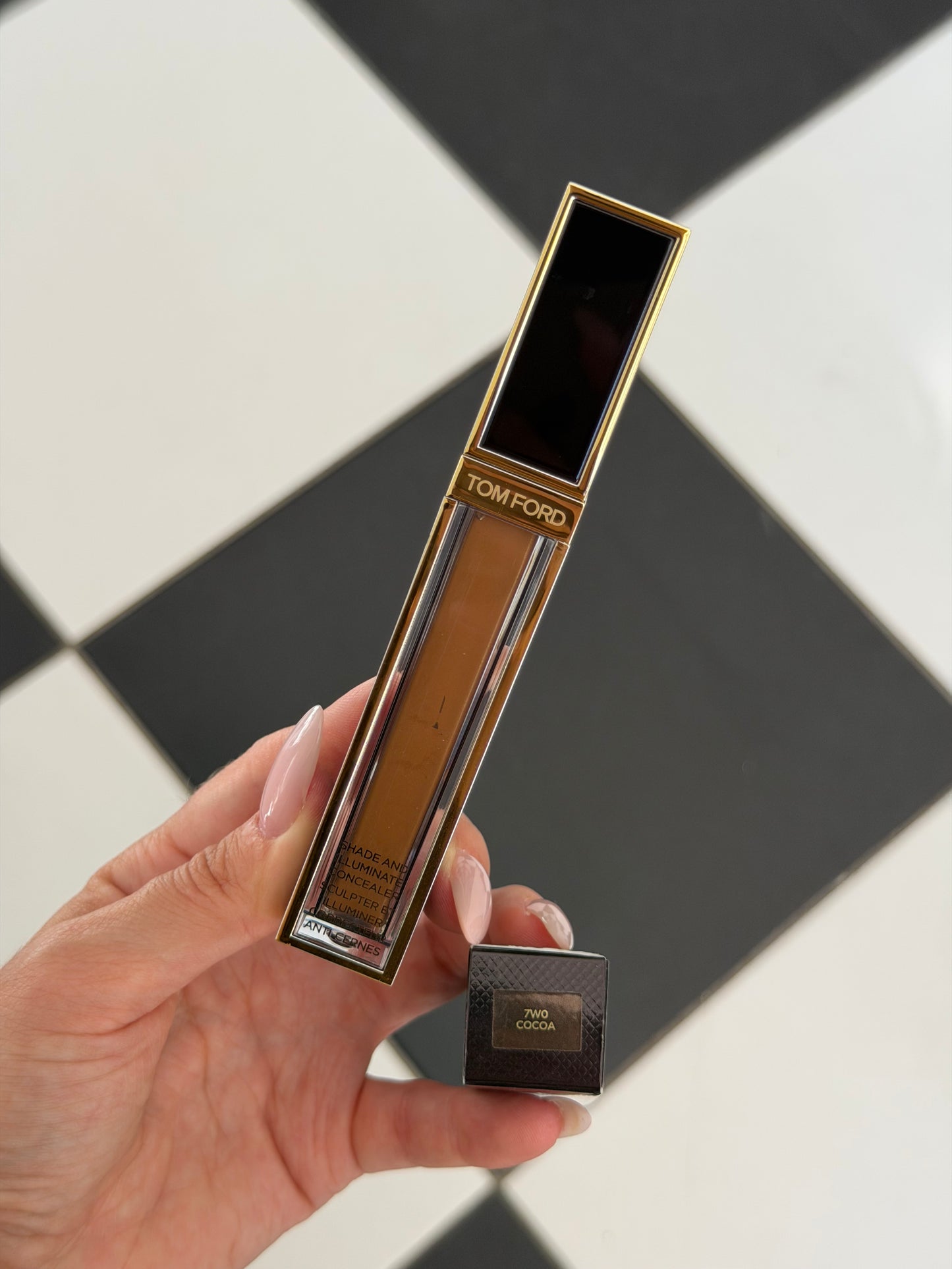 TOM FORD Shade And Illuminate Concealer (7W0)