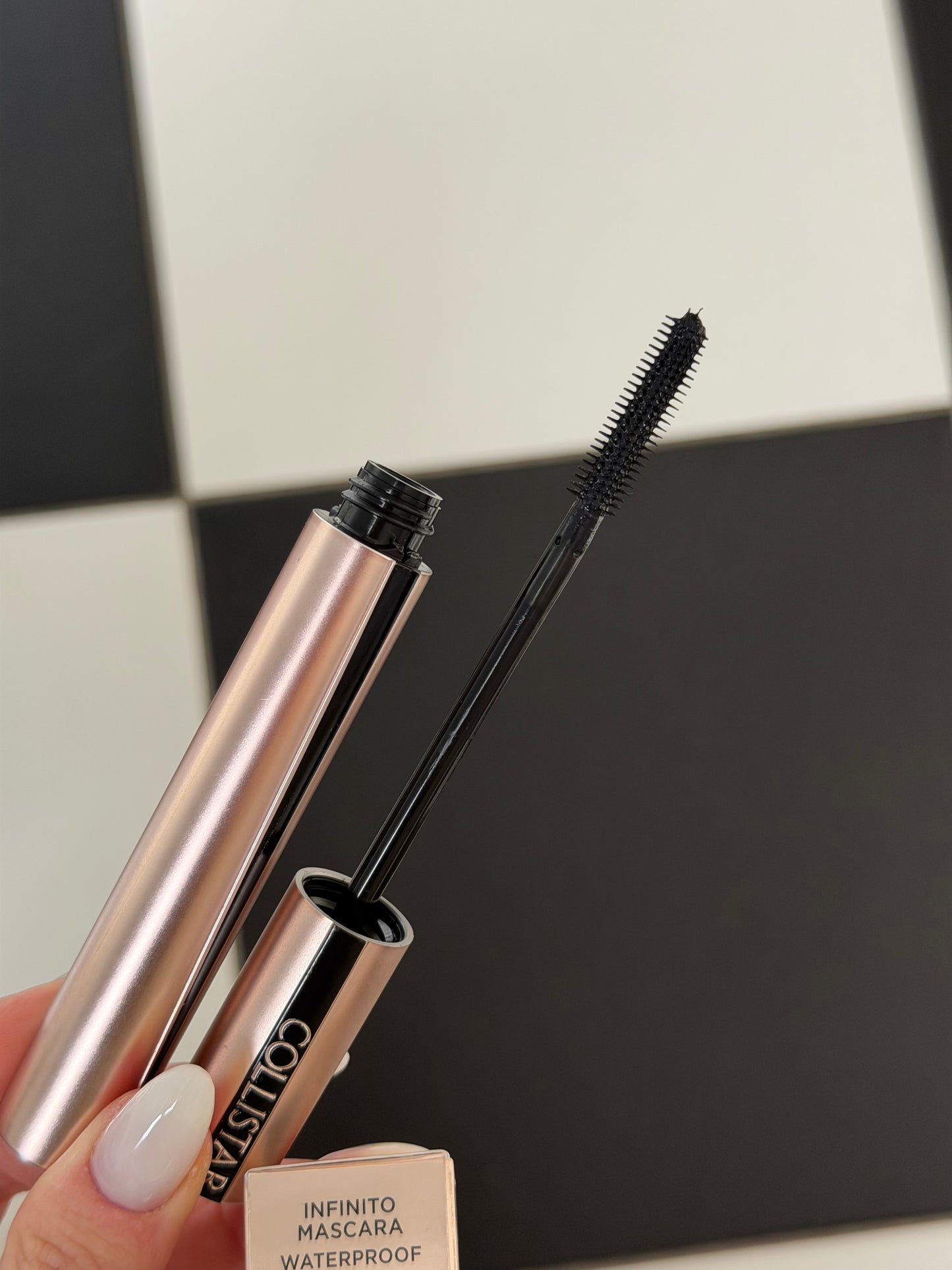 COLLISTAR Infinito Mascara Waterproof
Extreme Length, Definition Lifting Effect