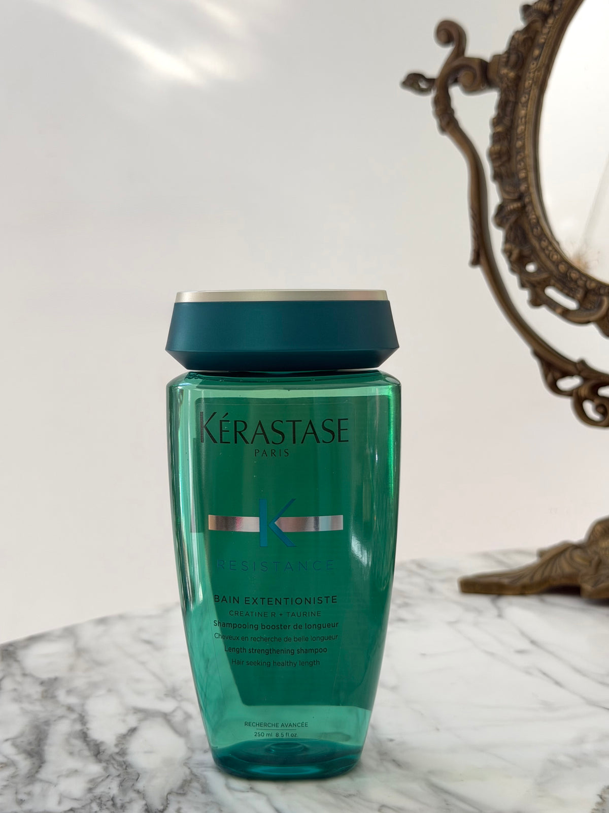 KÉRASTASE Resistance Bain Extentioniste
Elasticity-Enhancing Shampoo