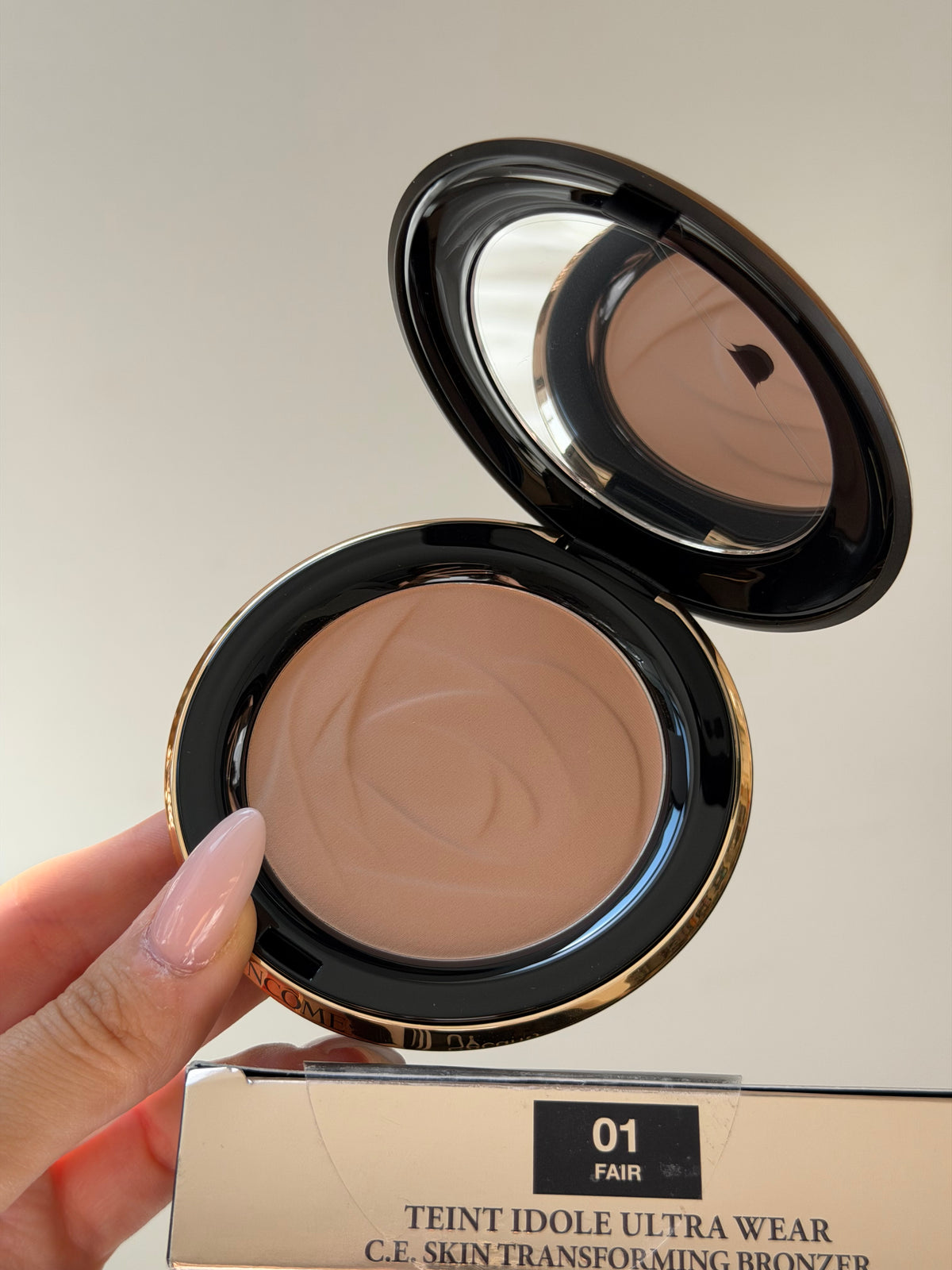 LANCOME Teint Idole Ultra Wear C.E Skin Transforming Bronzer (01)
