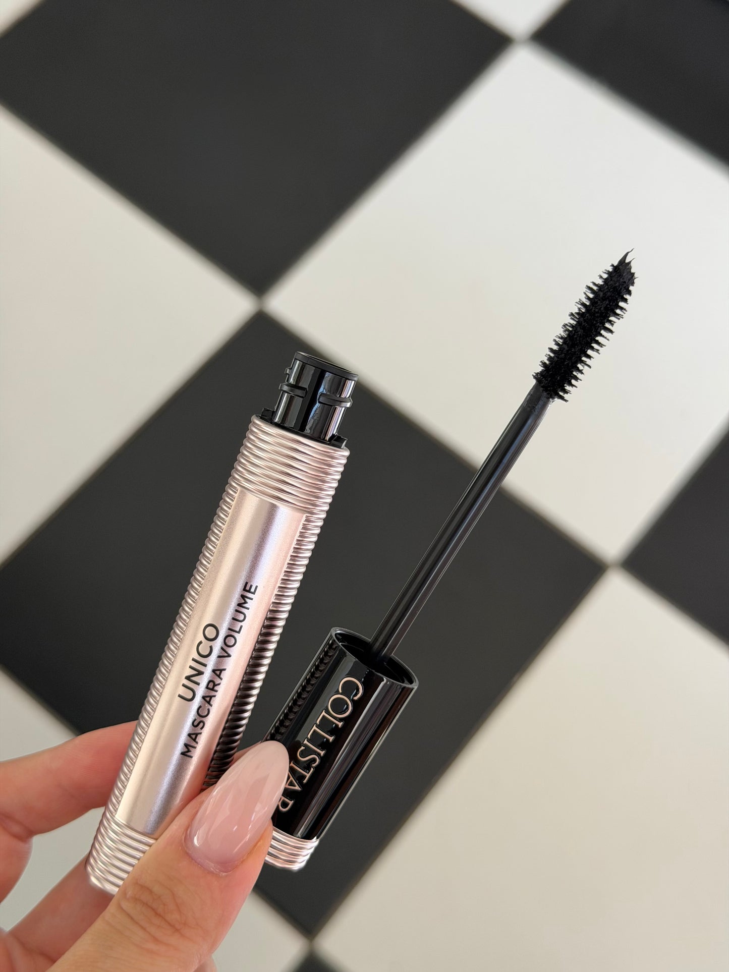 COLLISTAR Mascara Volume Unico®
Thickening ‘Tailor-made’ Shaping