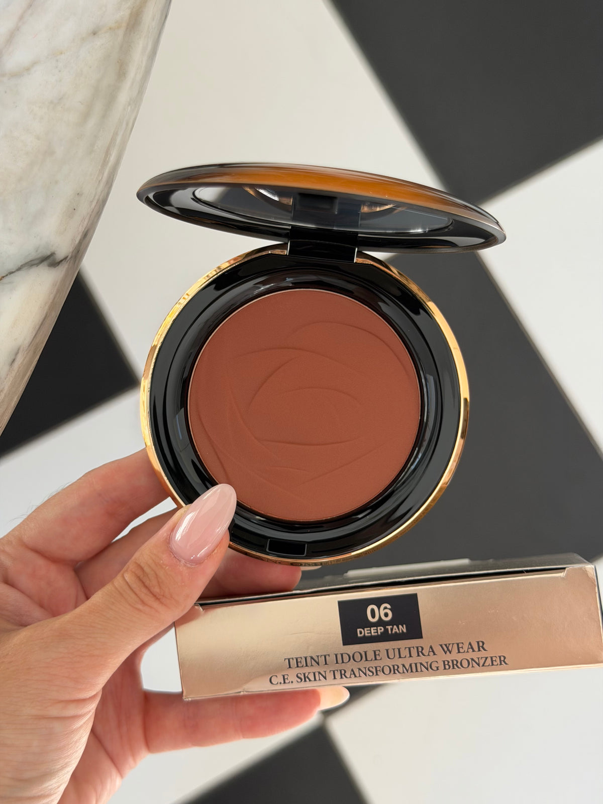 LANCOME Teint Idole Ultra Wear C.E Skin Transforming Bronzer (06)