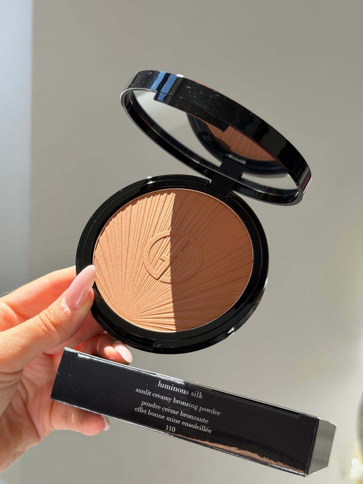 ARMANI Luminous Silk Longwear Creamy Bronzing Powder