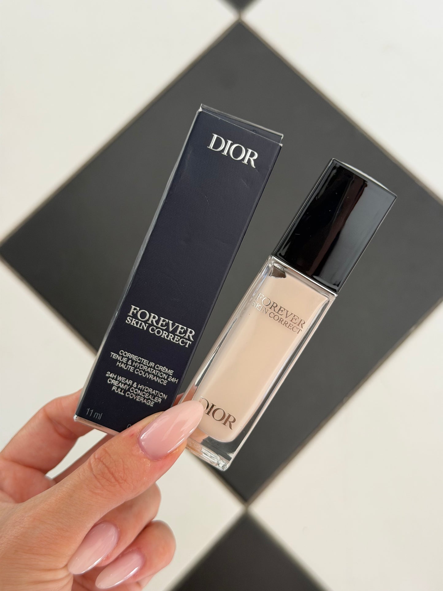 DIOR Forever Skin Correct (00)
Full-Coverage Concealer - 24h Hydration and Wear - No Transfer