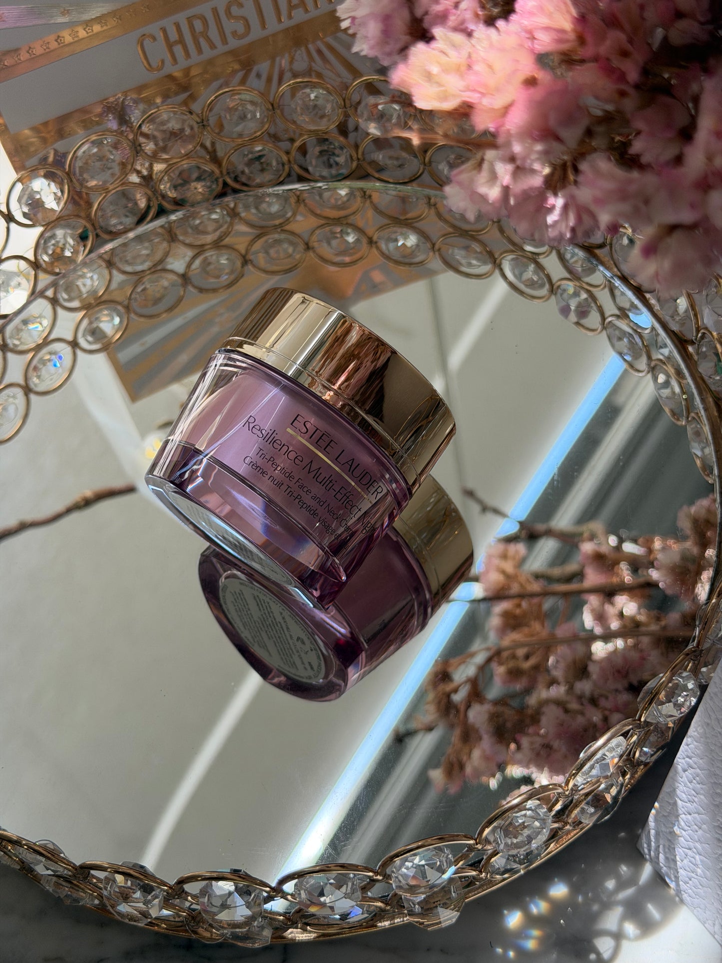 ESTEE LAUDER Resilience Multi-Effect Night
Tri-Peptide Face and Neck Creme SPF15