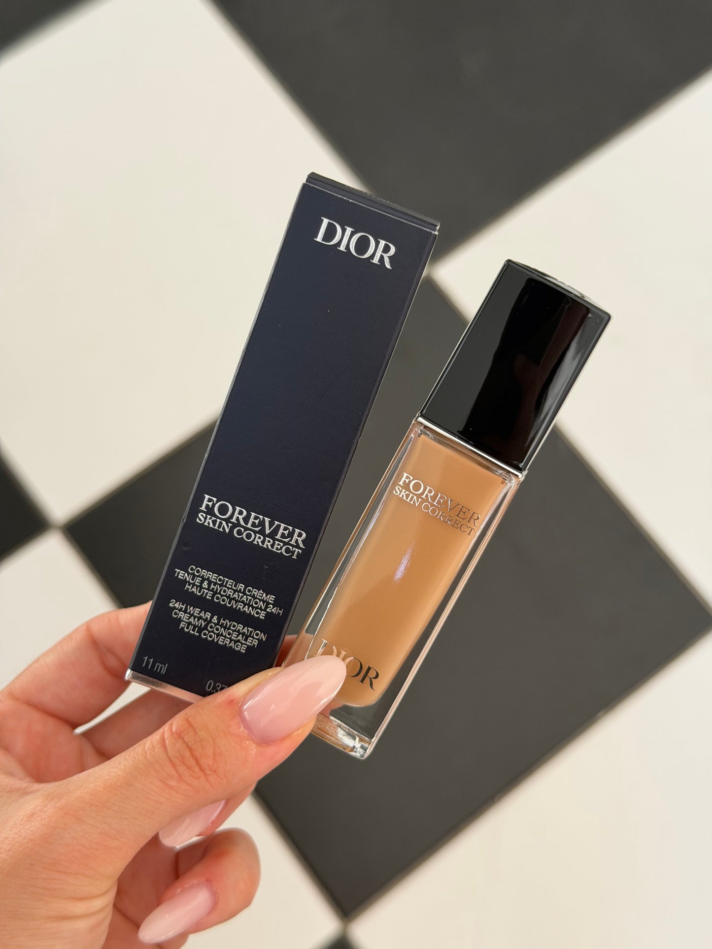 DIOR Forever Skin Correct (3.5N)
Full-Coverage Concealer - 24h Hydration and Wear - No Transfer