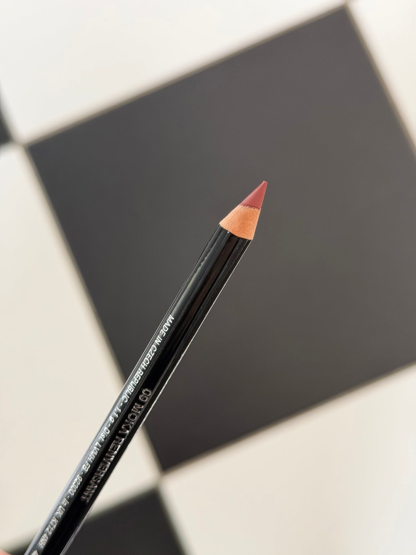 GIVENCHY
Lip Liner (09)