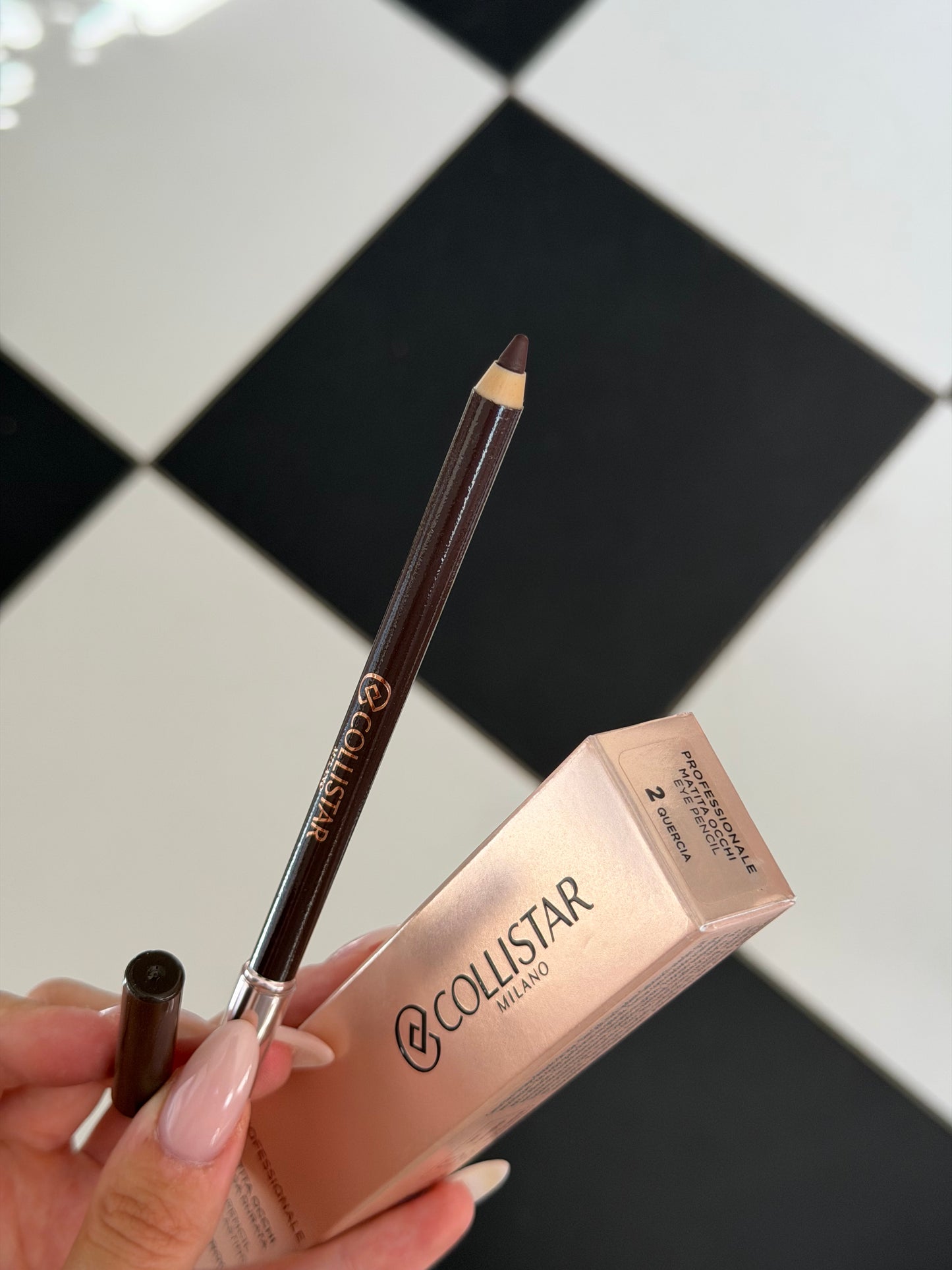 COLLISTAR Professionale Eye Pencil (2)
Long-Lasting, Waterproof, Blendable With Applicator