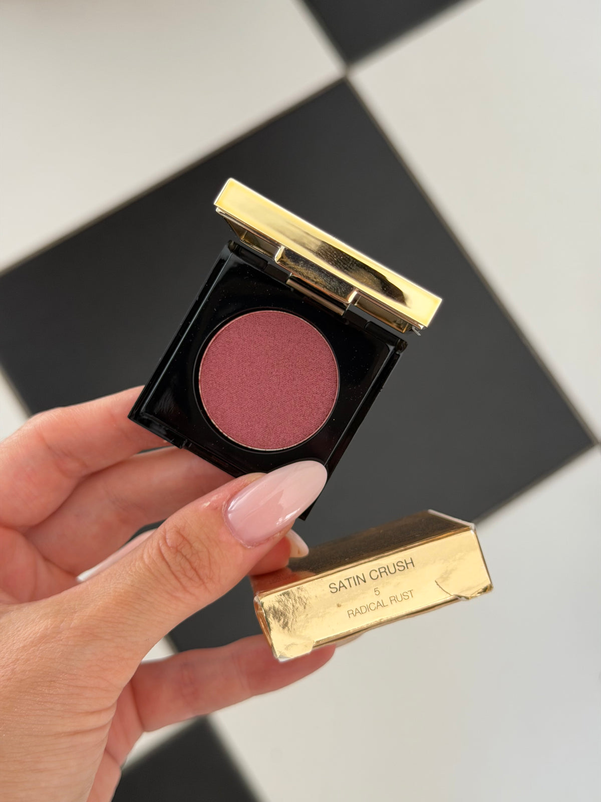 YSL Satin Crush Mono Eyeshadow (5)