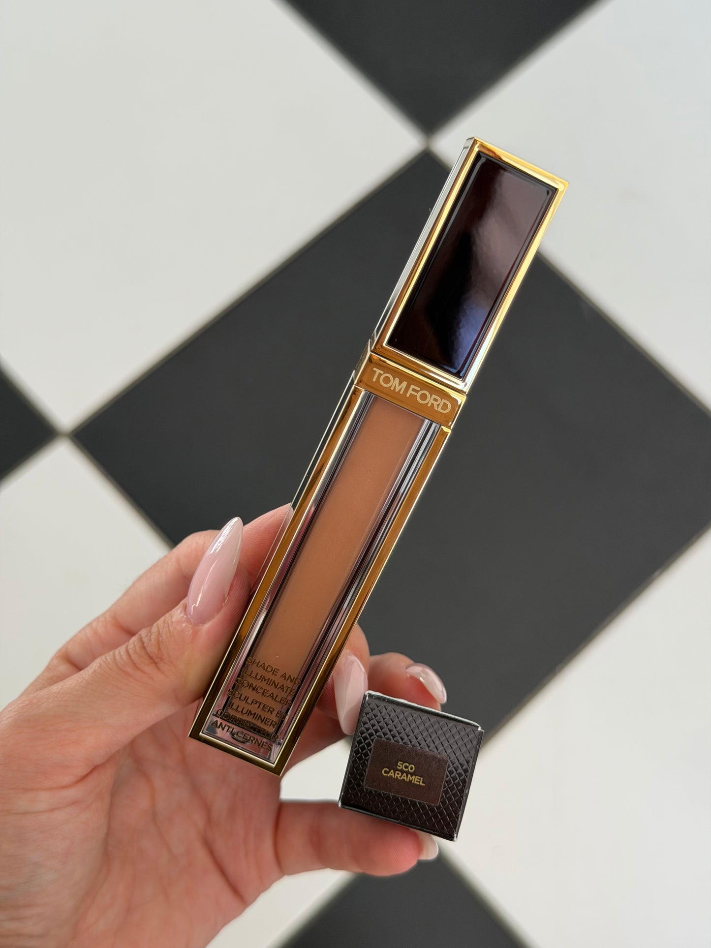 TOM FORD Shade And Illuminate Concealer (5C0)