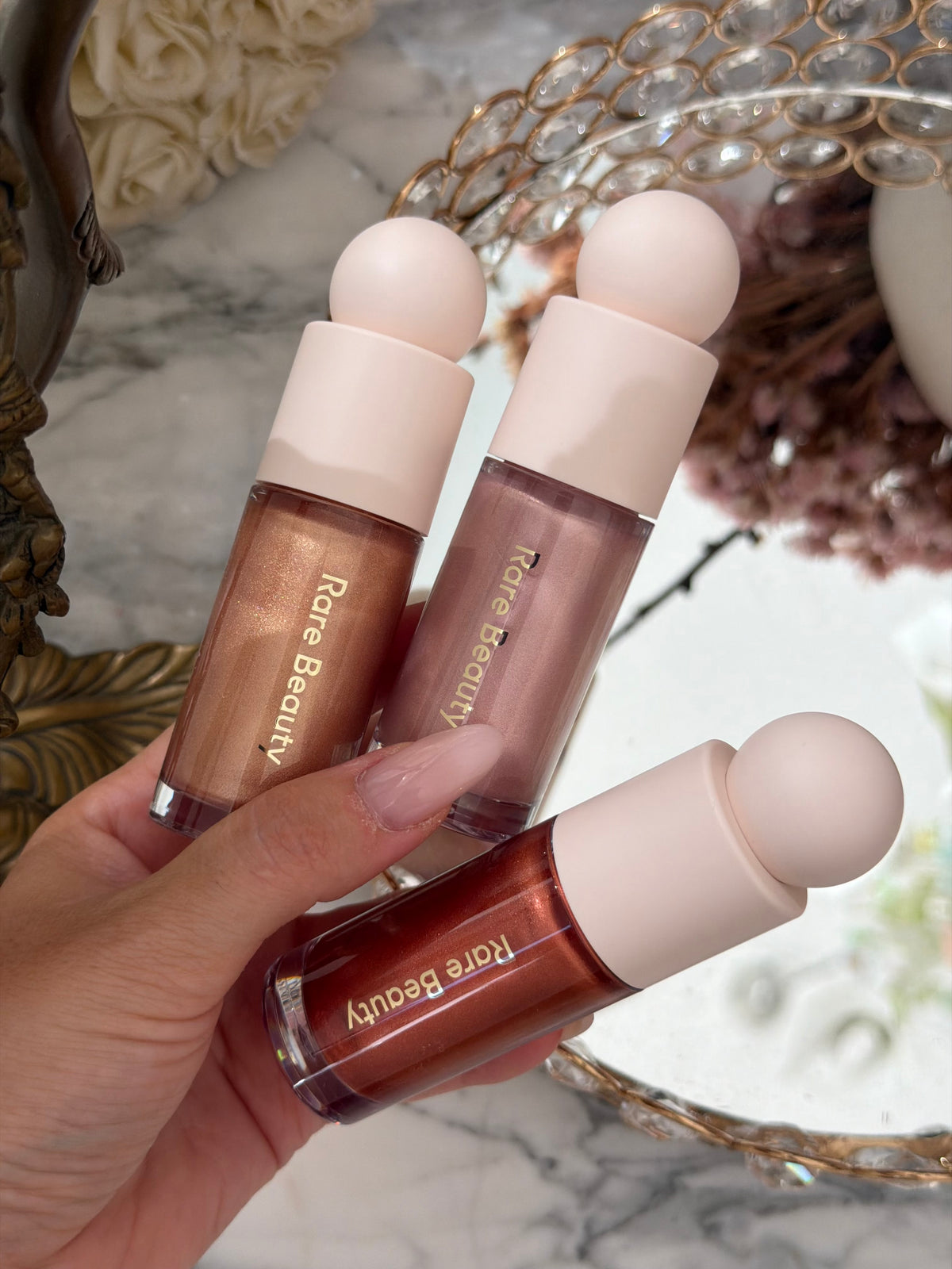 RARE BEAUTY Positive Light Liquid Luminizer - Captivate