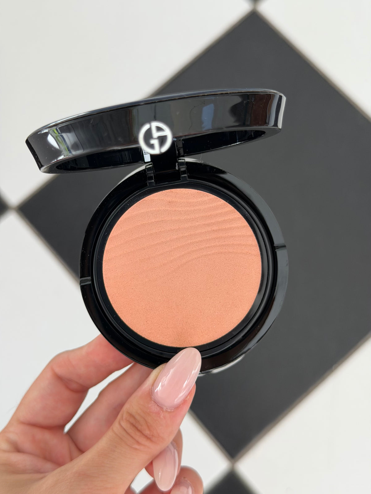 ARMANI Beauty
Italian Sun Summer Highlighting Fusion Powder