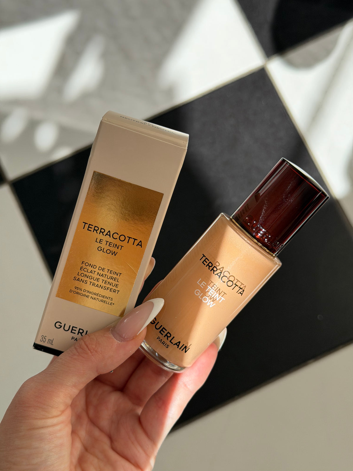 GUERLAIN Terracotta Le Teint Glow (3N)
Healthy Glow Foundation Longwear No-Transfer