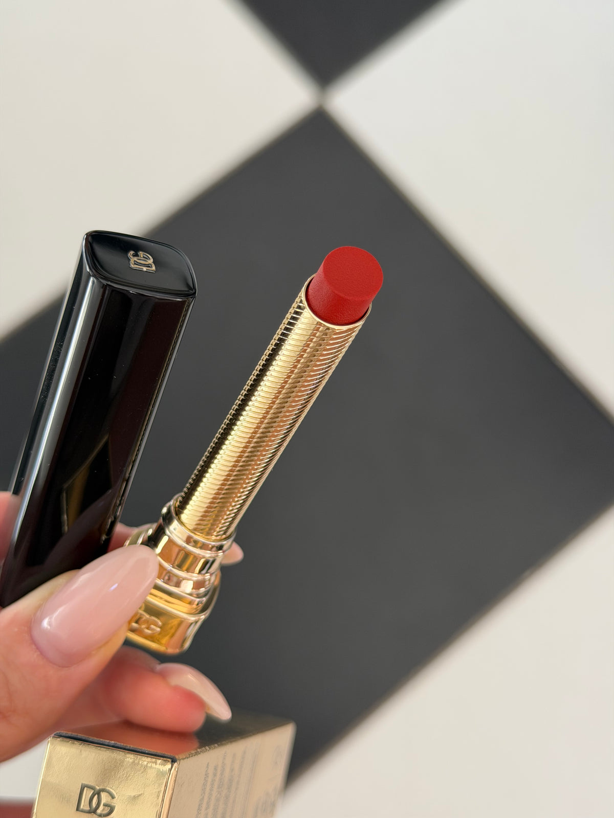 DOLCE&GABBANA My Comfy Matte Lipstick - My 520
Instant Rich Color & Hydration Lip Stylo