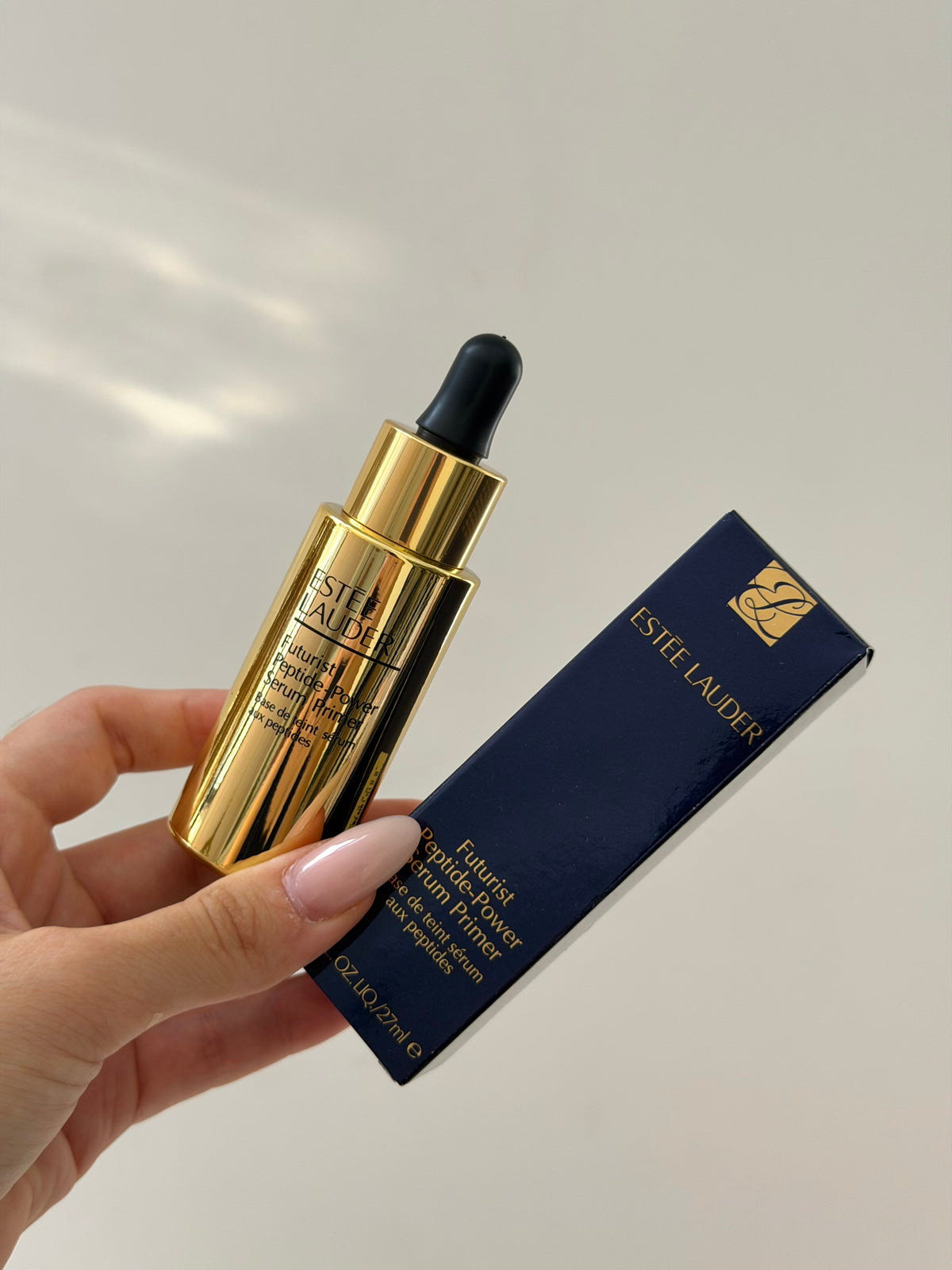 ESTÉE LAUDER Futurist
Peptide-Power Serum Primer