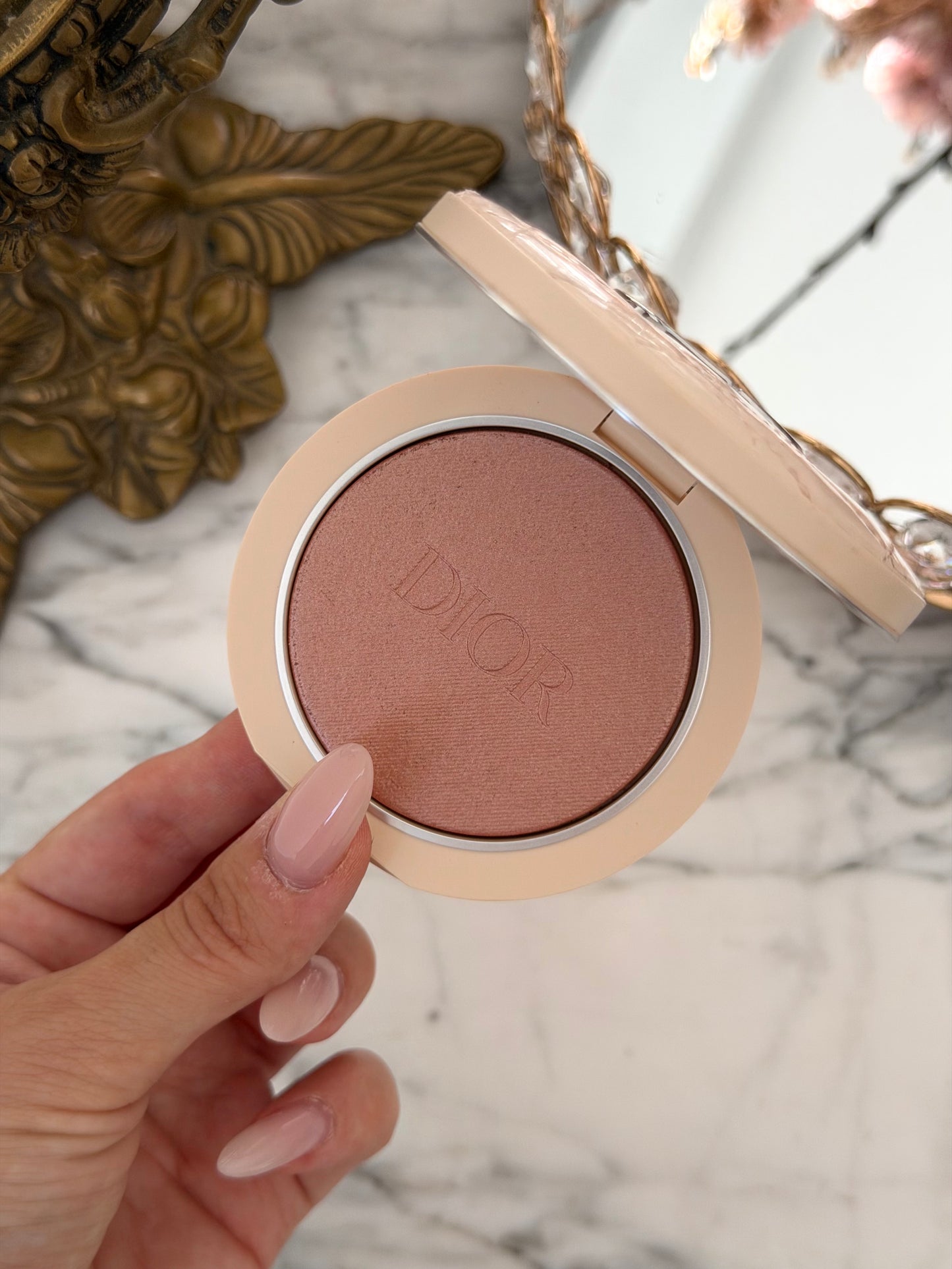 DIOR Forever Couture Luminizer (05)
Longwear Highlighter - 95%* Natural-Origin Pigments