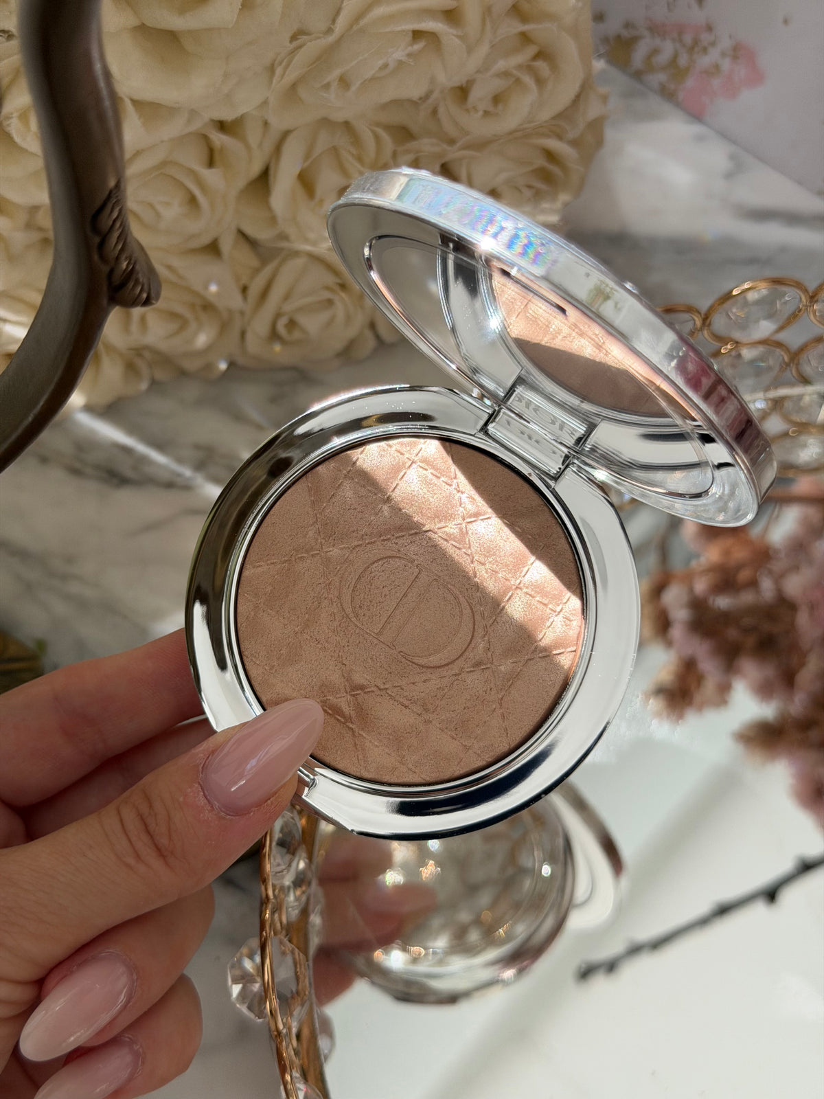 DIOR Forever Glow Luminizer - Illuminating Powder For Face (01)