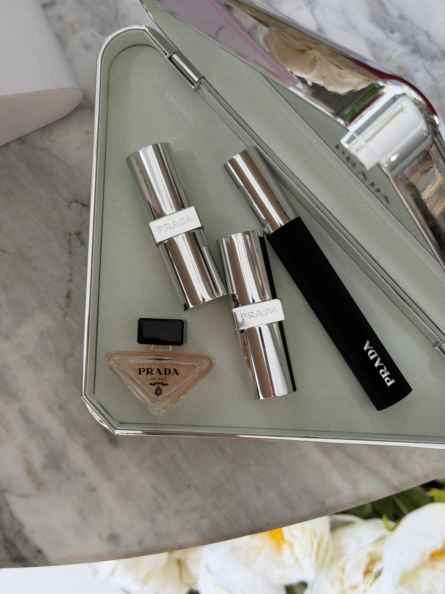 PRADA Beauty Clutch Essentials Case Set