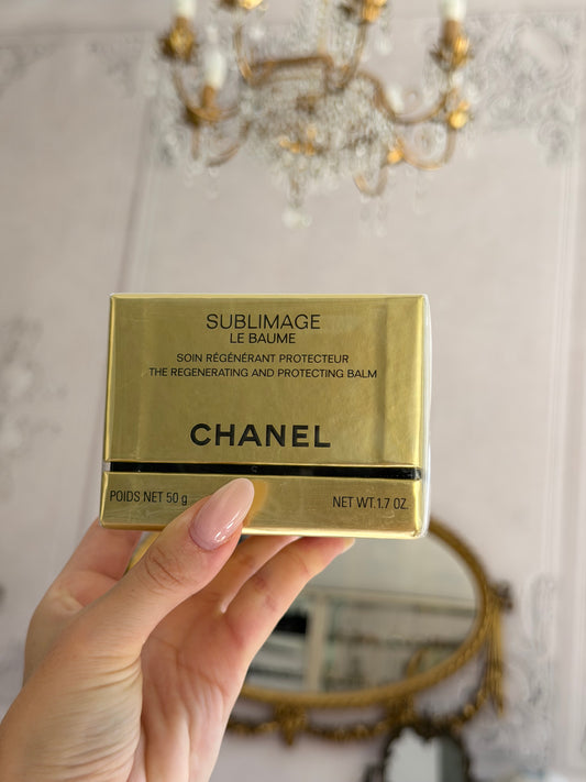 CHANEL Sublimage Le Baume
Ultimate Protecting Balm: Reinvigorates and Comforts