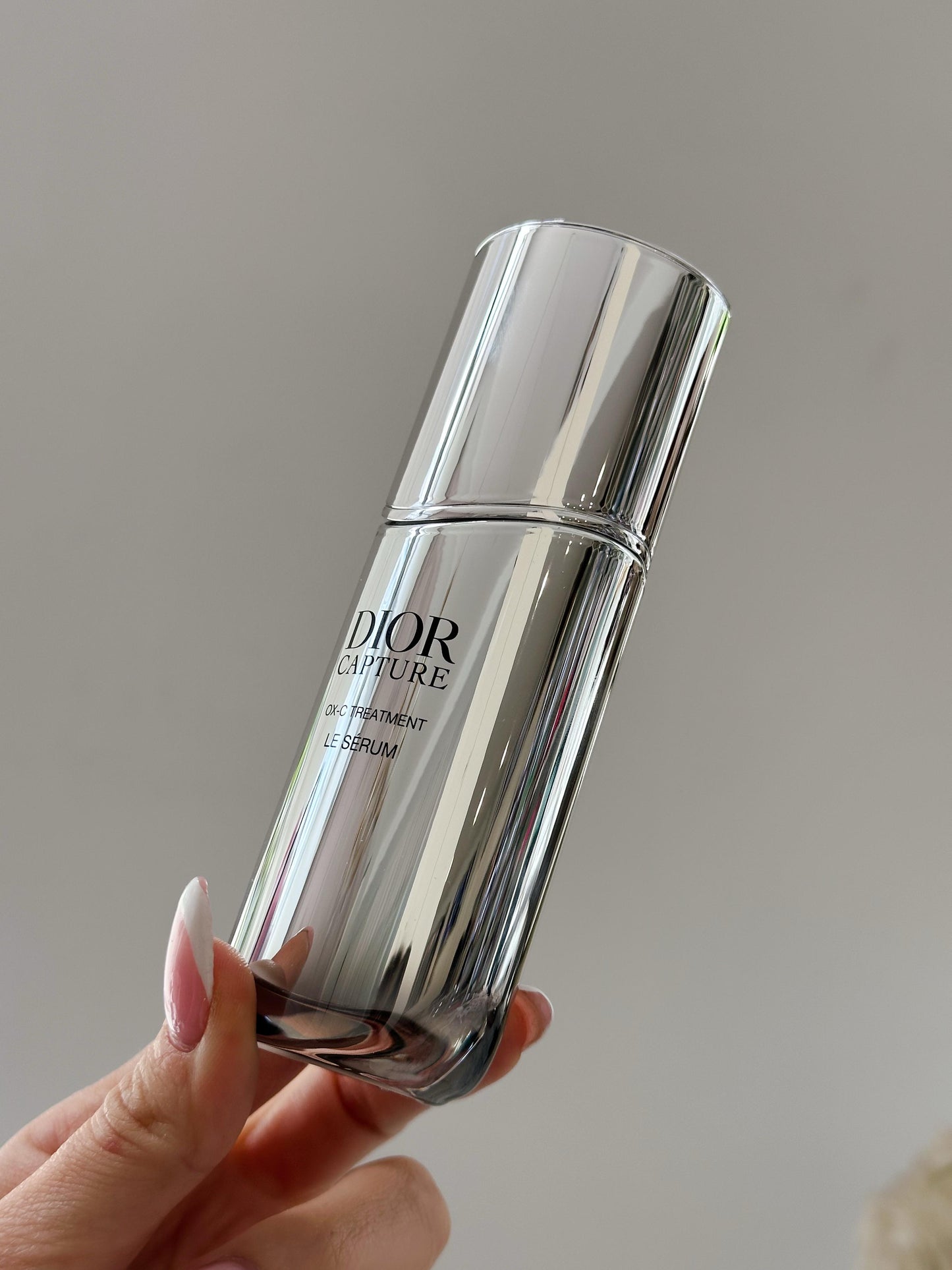 DIOR Capture Le Sérum
Face and Neck Serum - High-Performance Anti-Aging Correction - Wrinkles and Firmness