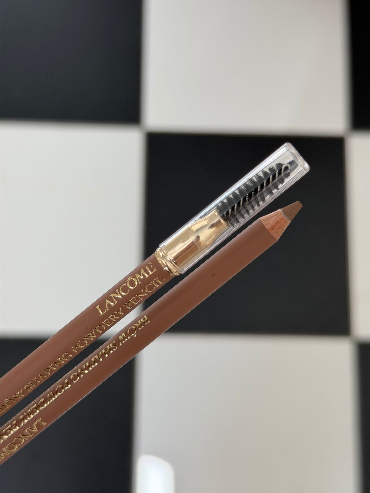LANCÔME Brow Shaping Powdery Pencil (02)
Defined & Natural