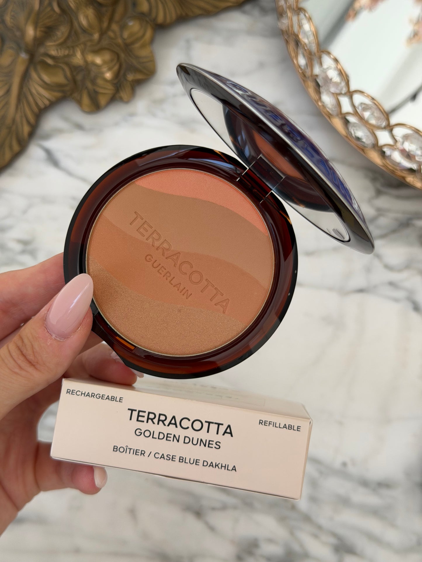 GUERLAIN Terracotta Golden Dunes
The Sun-Kissed Healthy Glow Powder Limited Edition - Case Blue Dakhla