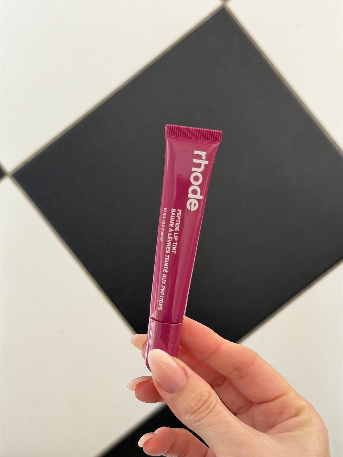 RHODE Peptide Lip Tint
The Tinted Lip Layer - Raspberry-Jelly