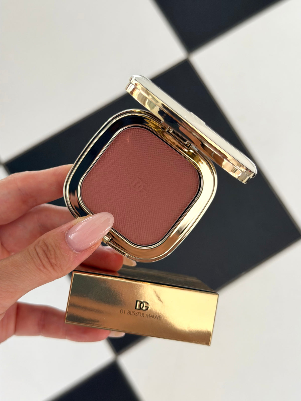 DOLCE&GABBANA
Cheek&Eyes Match - Lasting Blush & Eyshadow Powder (01)