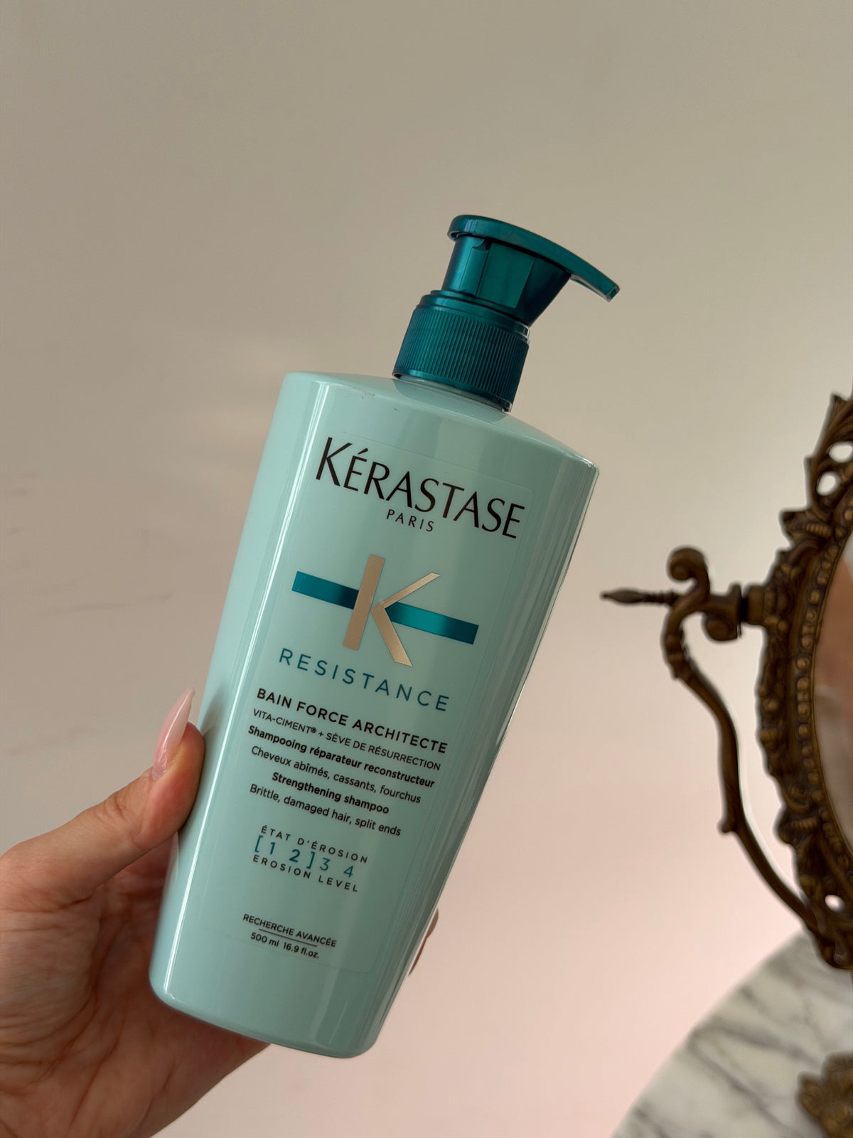 KÉRASTASE 
Resistance Bain Force Architecte Refillable Shampoo 500ml For Damaged Hair
