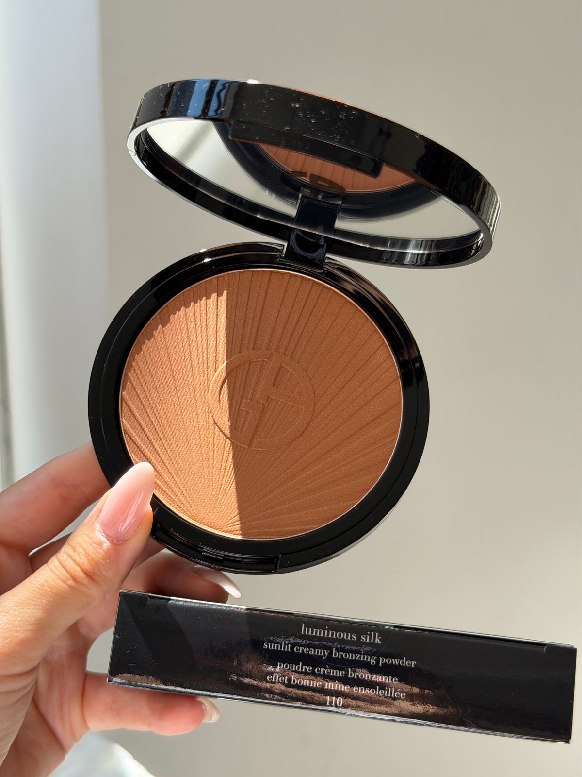 ARMANI Luminous Silk Longwear Creamy Bronzing Powder