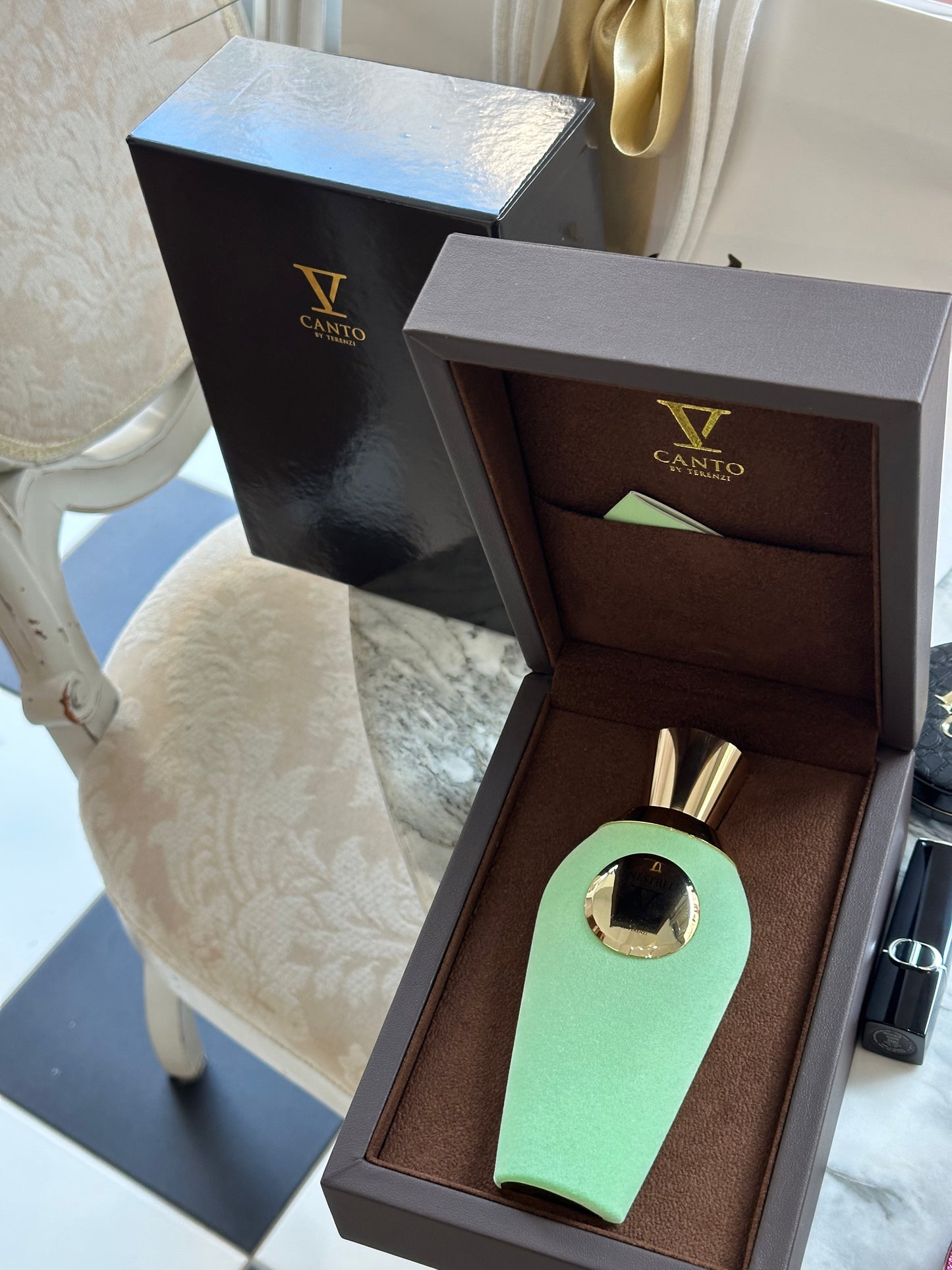 V CANTO BY TERENZI
Menestrello Extrait de Parfum 100ml