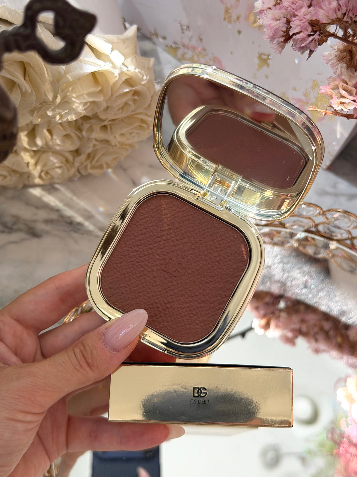 DOLCE&GABBANA Face&Eyes Match
Lasting Bronzer & Eyeshadow Powder (05)