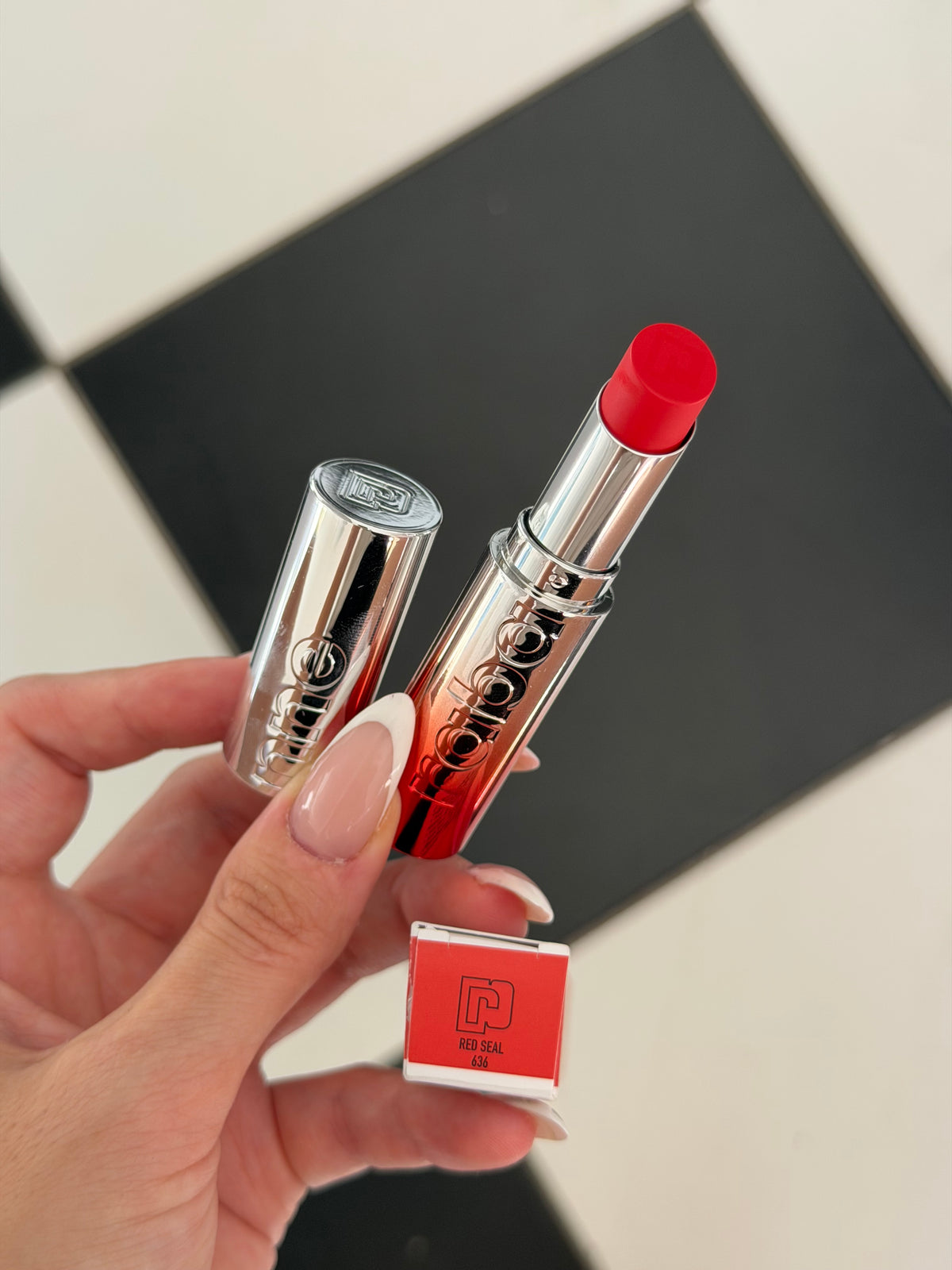 PACO RABANNE Famous Lipcolor Matte
Highly Pigmented Lipstick Matte Finishes