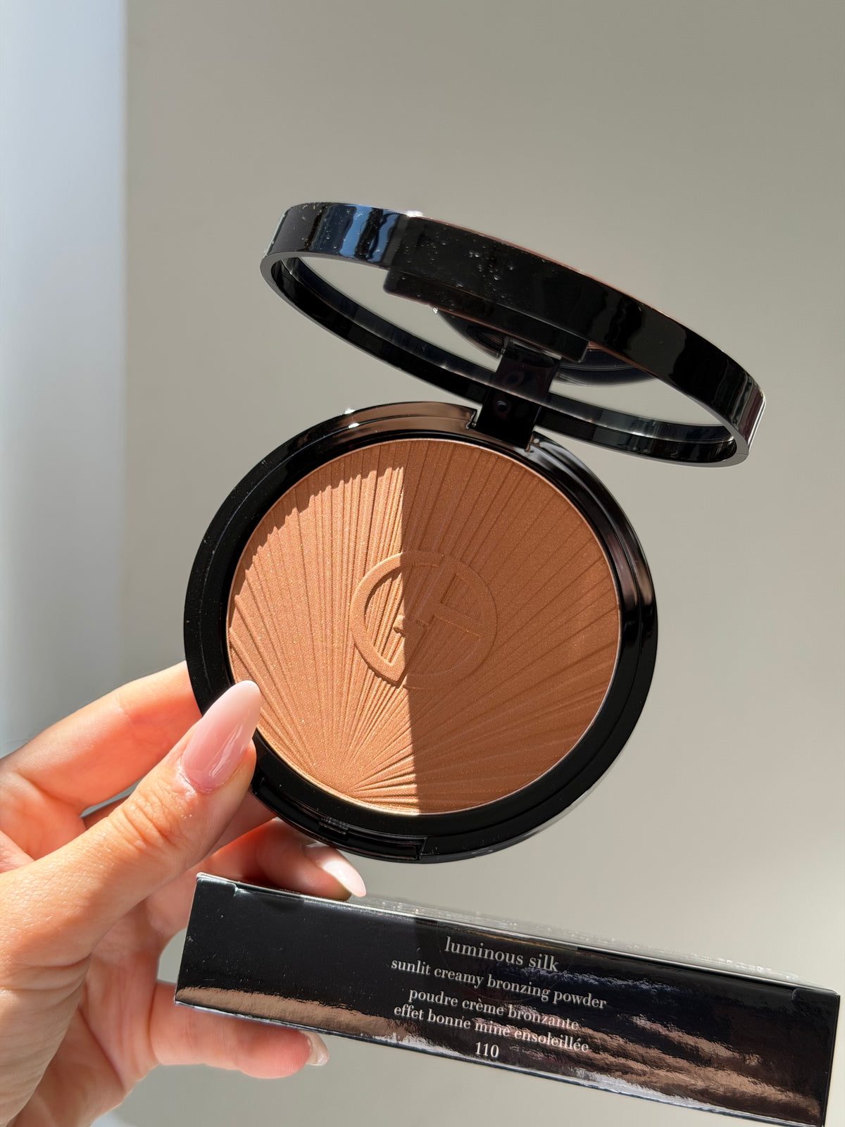 ARMANI Luminous Silk Longwear Creamy Bronzing Powder
