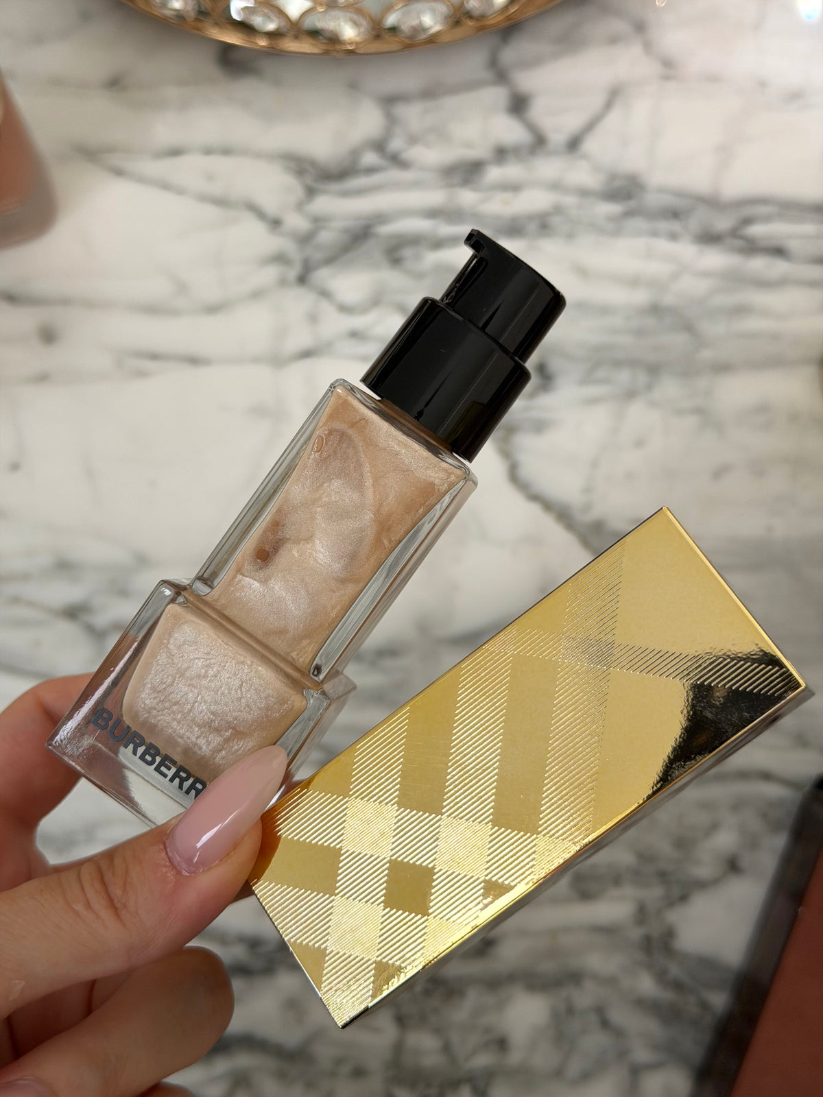 BURBERRY
Beyond Radiance Primer
Bare Glow
