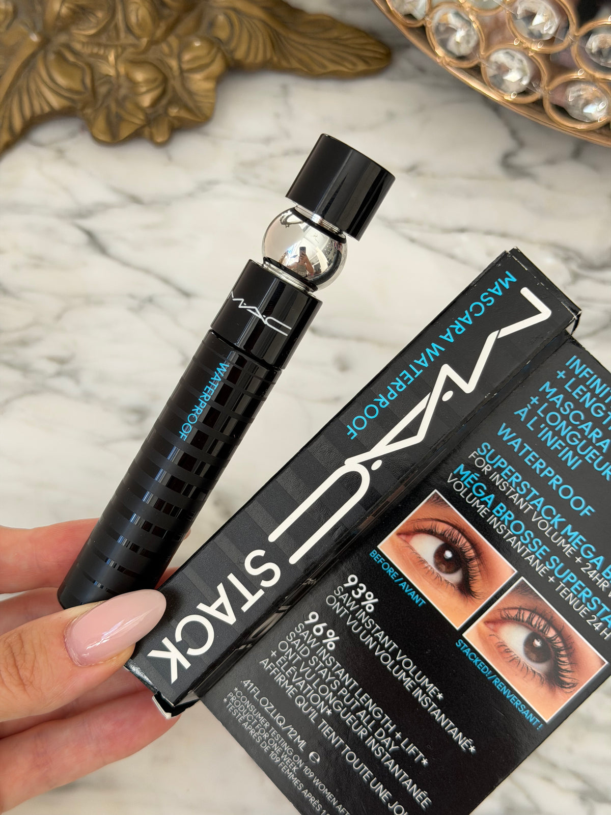 MAC Stack Waterproof Mascara Black
Infinite-Build Volume And Length