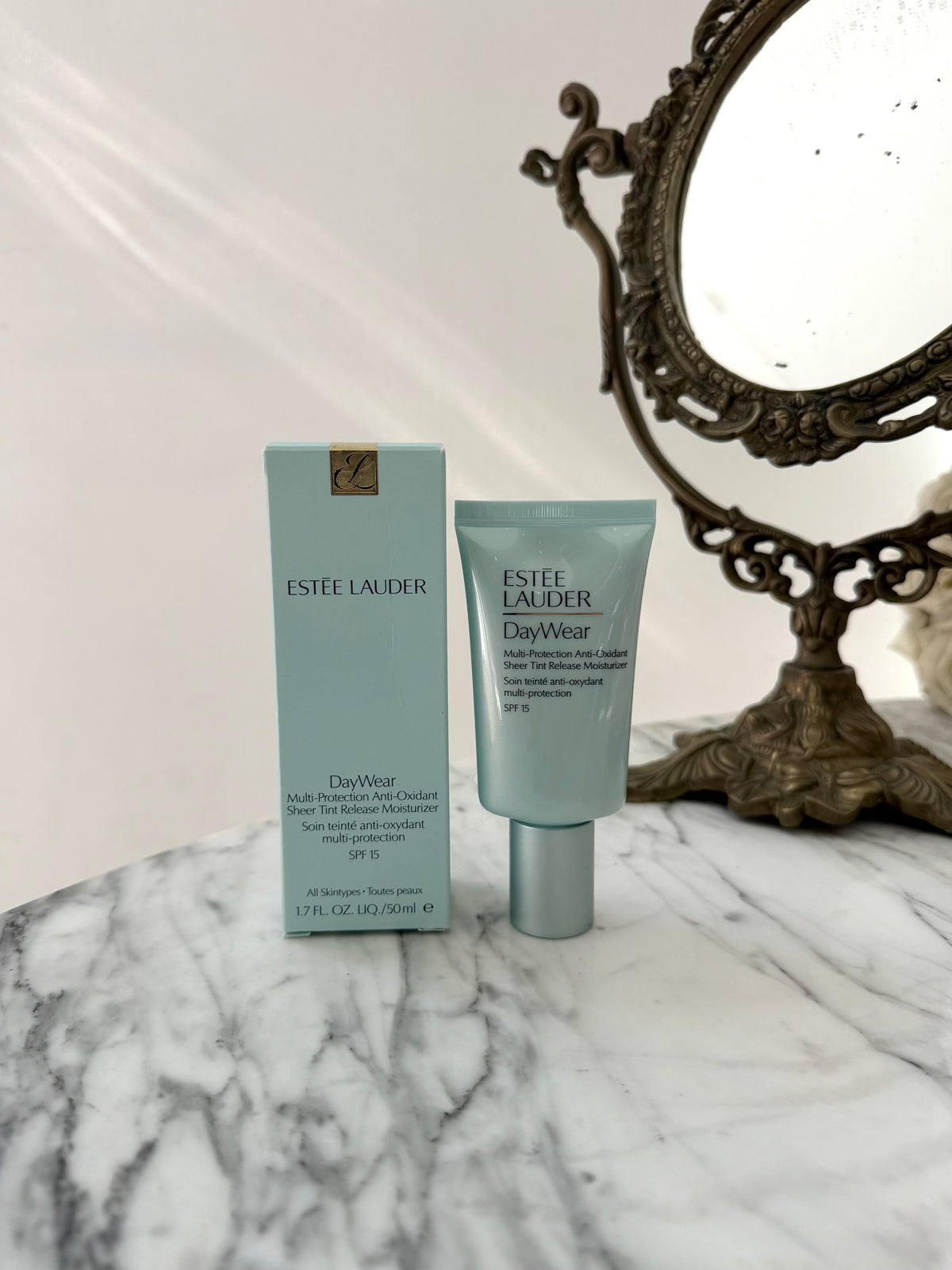 ESTEE LAUDER DayWear
Multi-Protection Anti-Oxidant Sheer Tint Release Moisturiser SPF15