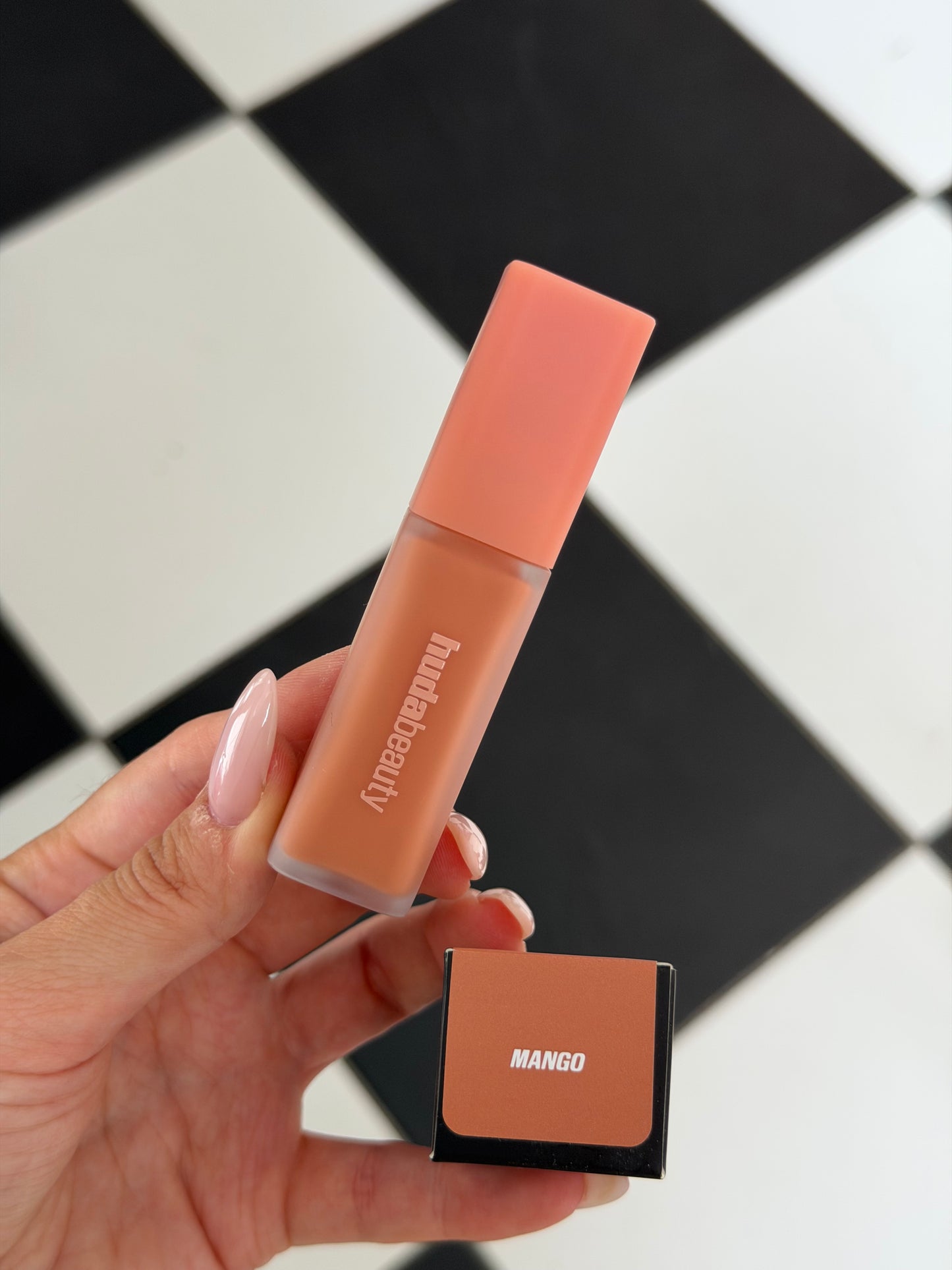 HUDA BEAUTY FauxFilter Luminous Matte Concealer - Mango