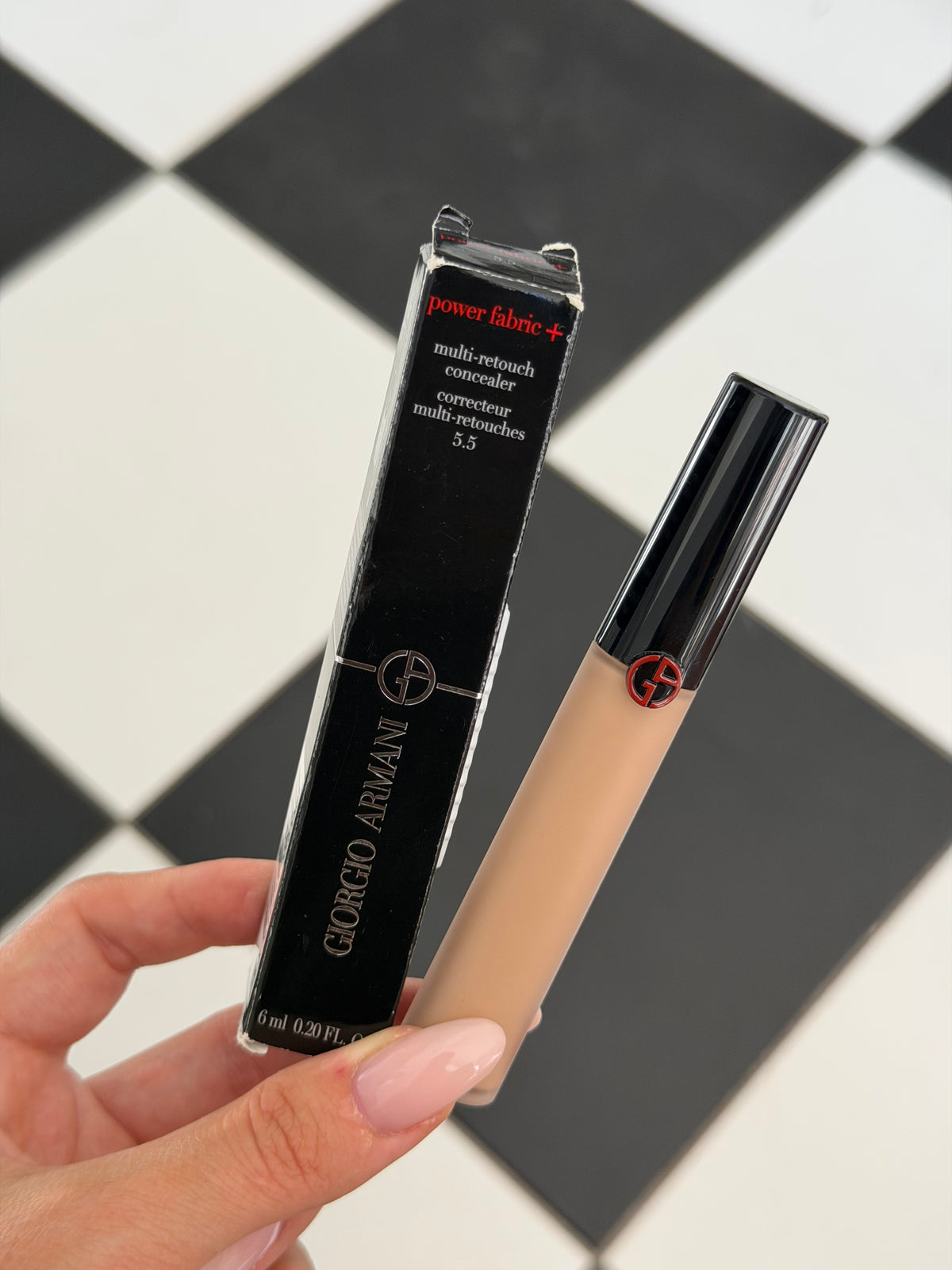 ARMANI Beauty
Power Fabric + Longwear Matte Multi-Retouch Concealer (5.5)