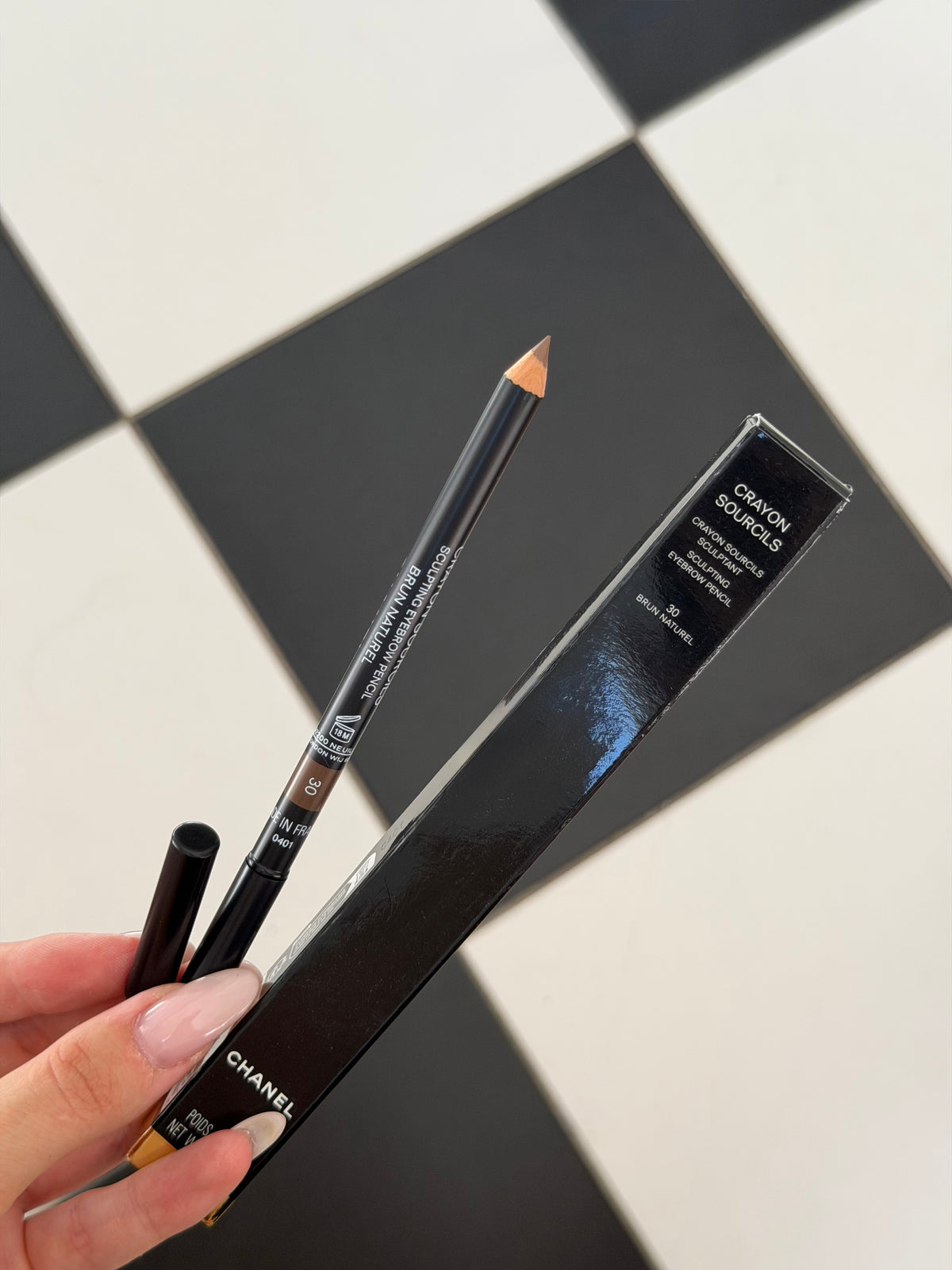 CHANEL Crayon Sourcils
Sculpting Eyebrow Pencil (30)