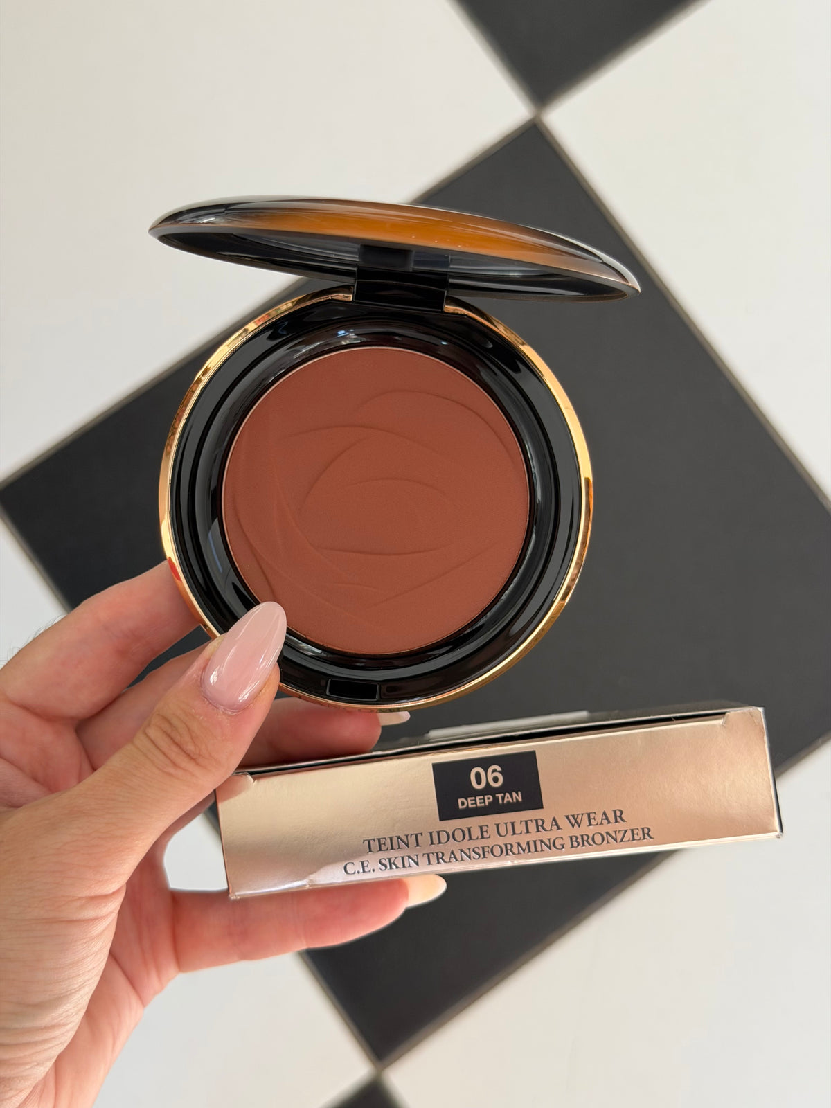 LANCOME Teint Idole Ultra Wear C.E Skin Transforming Bronzer (06)