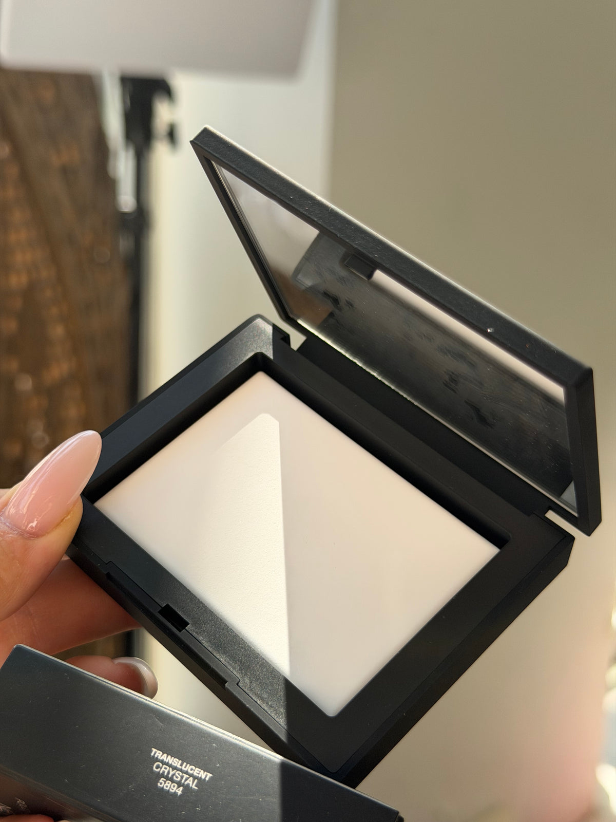 NARS Light Reflecting™ Pressed Setting Powder - Translucent Crystal